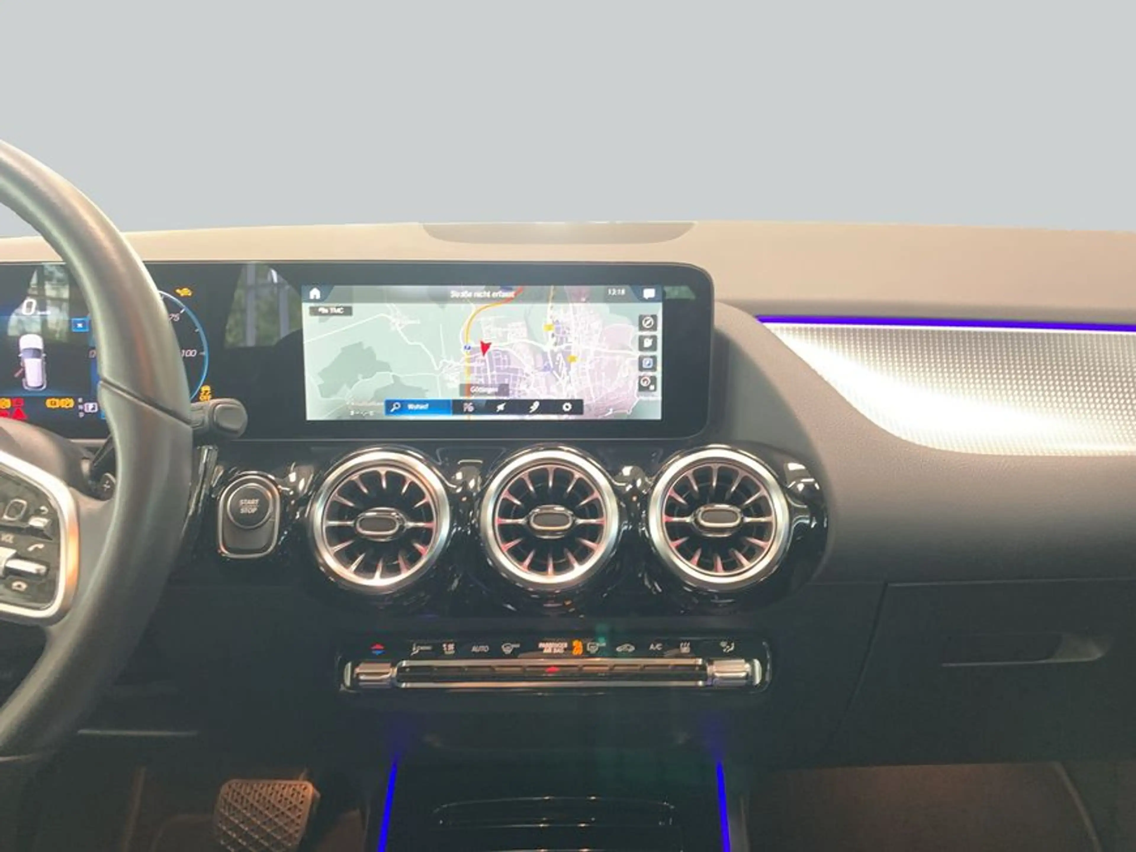 Mercedes-Benz EQA 300 EQA — photo 14