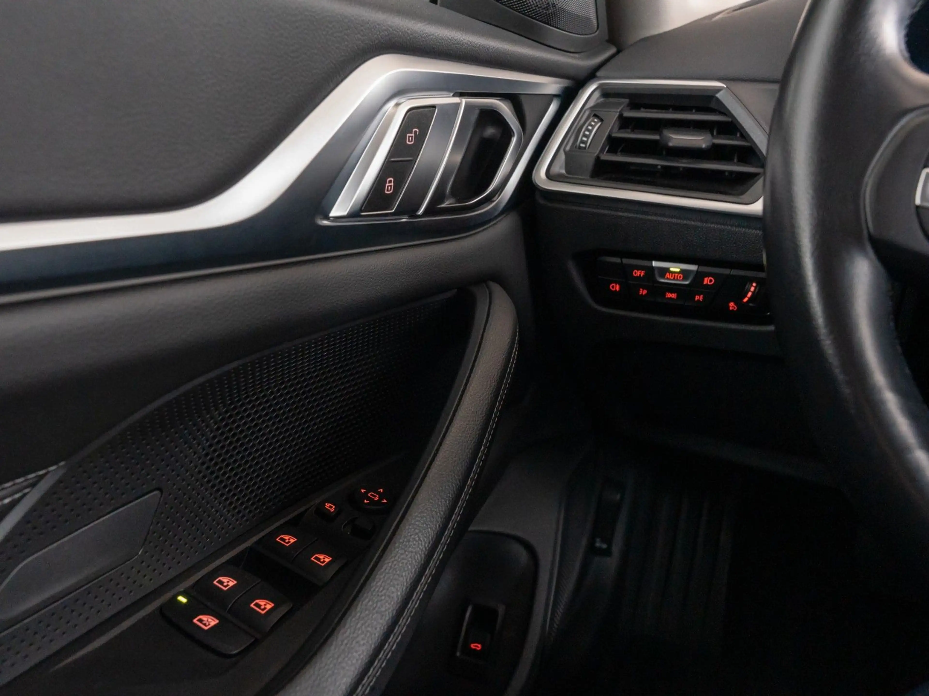 BMW i4 40eD GranC KAM LASER HUD AHK ACC HiFi — photo 8