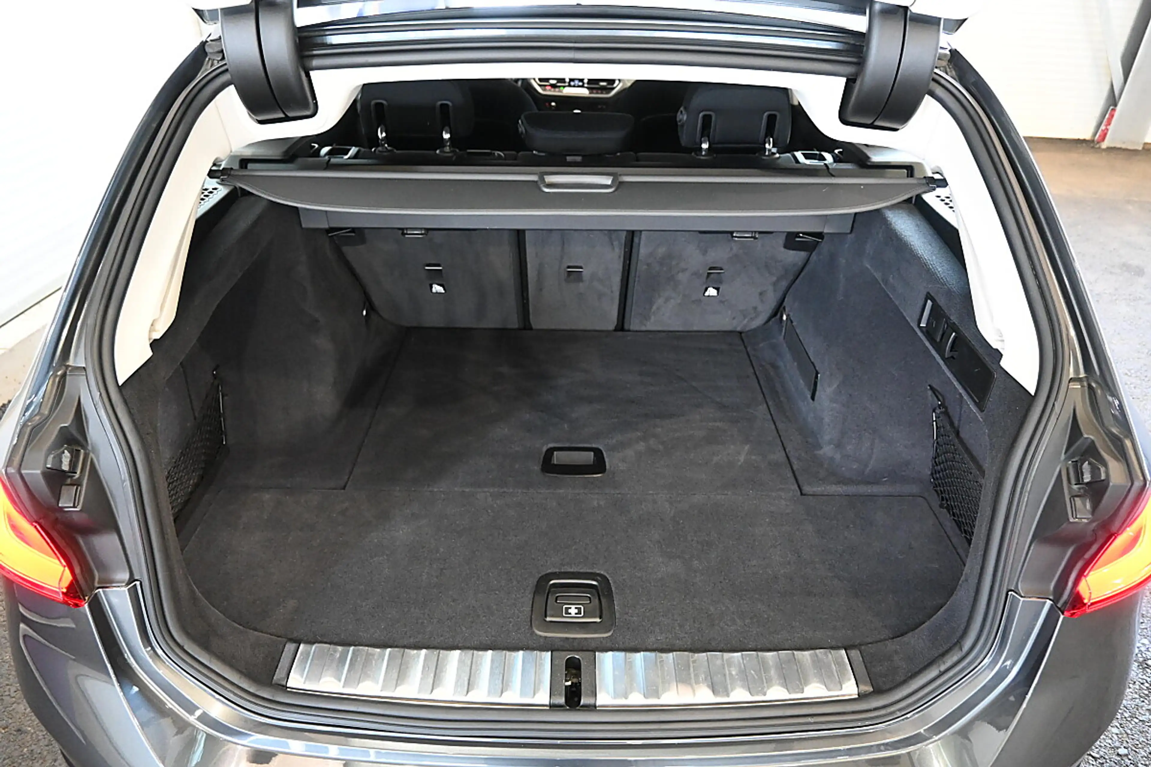 BMW 316 d Touring; Live-cockpit, NAVI, LED, Sitzhzg — photo 7
