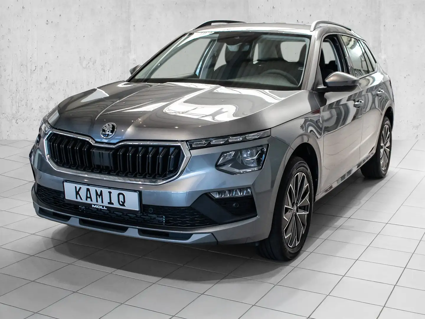 Skoda Kamiq 1.0 TSI DSG Tour LED KEYLESS ACC PDC AUT Grau - 2