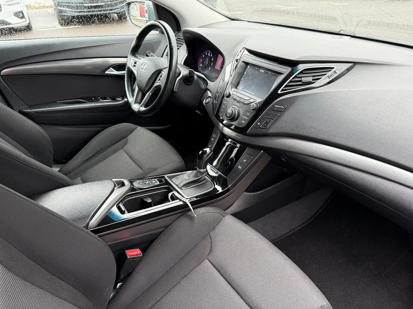 Hyundai i40 cw Family +LED+Navi+WR+SHZ+Autom+DAB Argent - 2