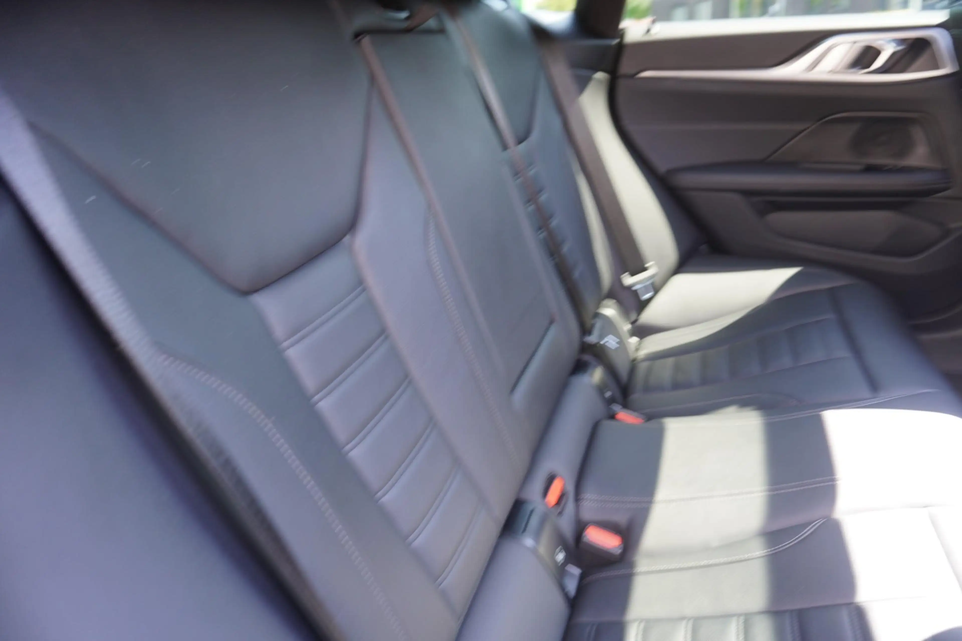 BMW i4 eDrive40 340pk High Executive 84 kWh | SoH 94% | M — photo 15