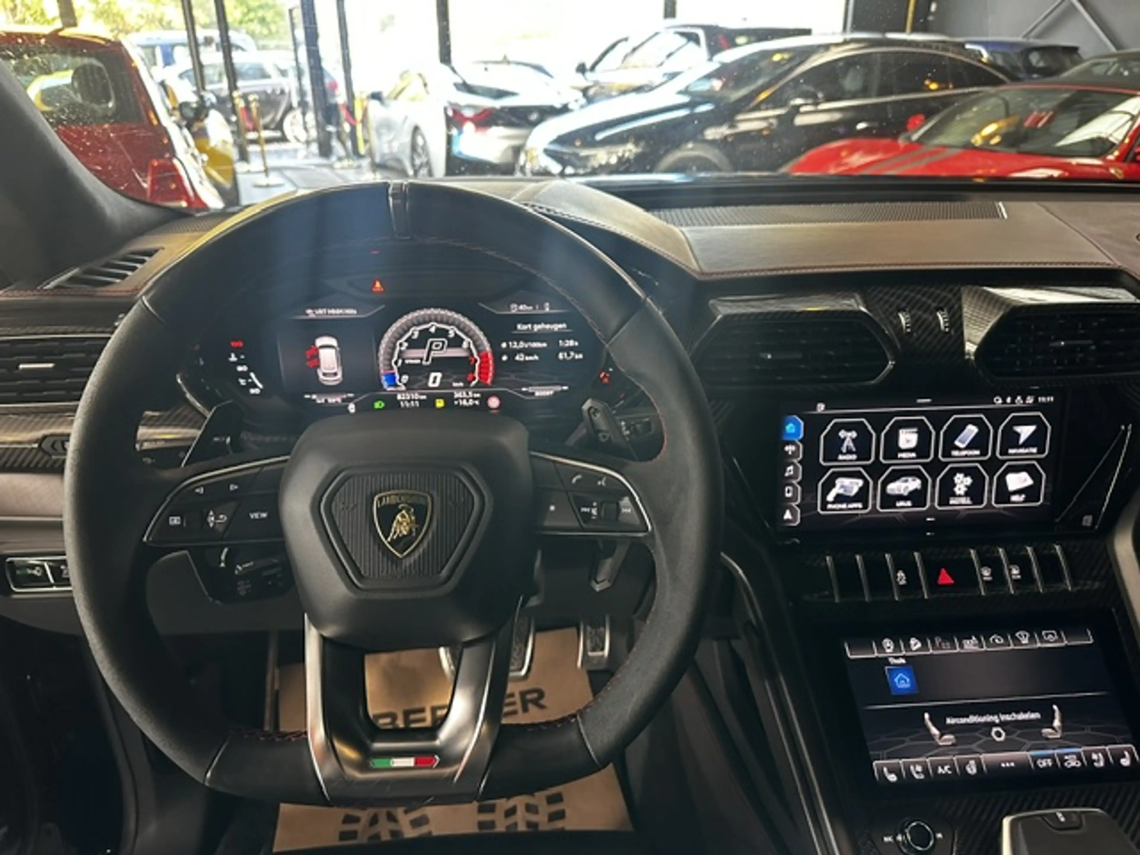 Lamborghini Urus Urus 4.0 BiTurbo V8 TOIT OUVRANT/PANO - CIEL ETOILE - CARPLAY/RADIO - LIM/REG — photo 12