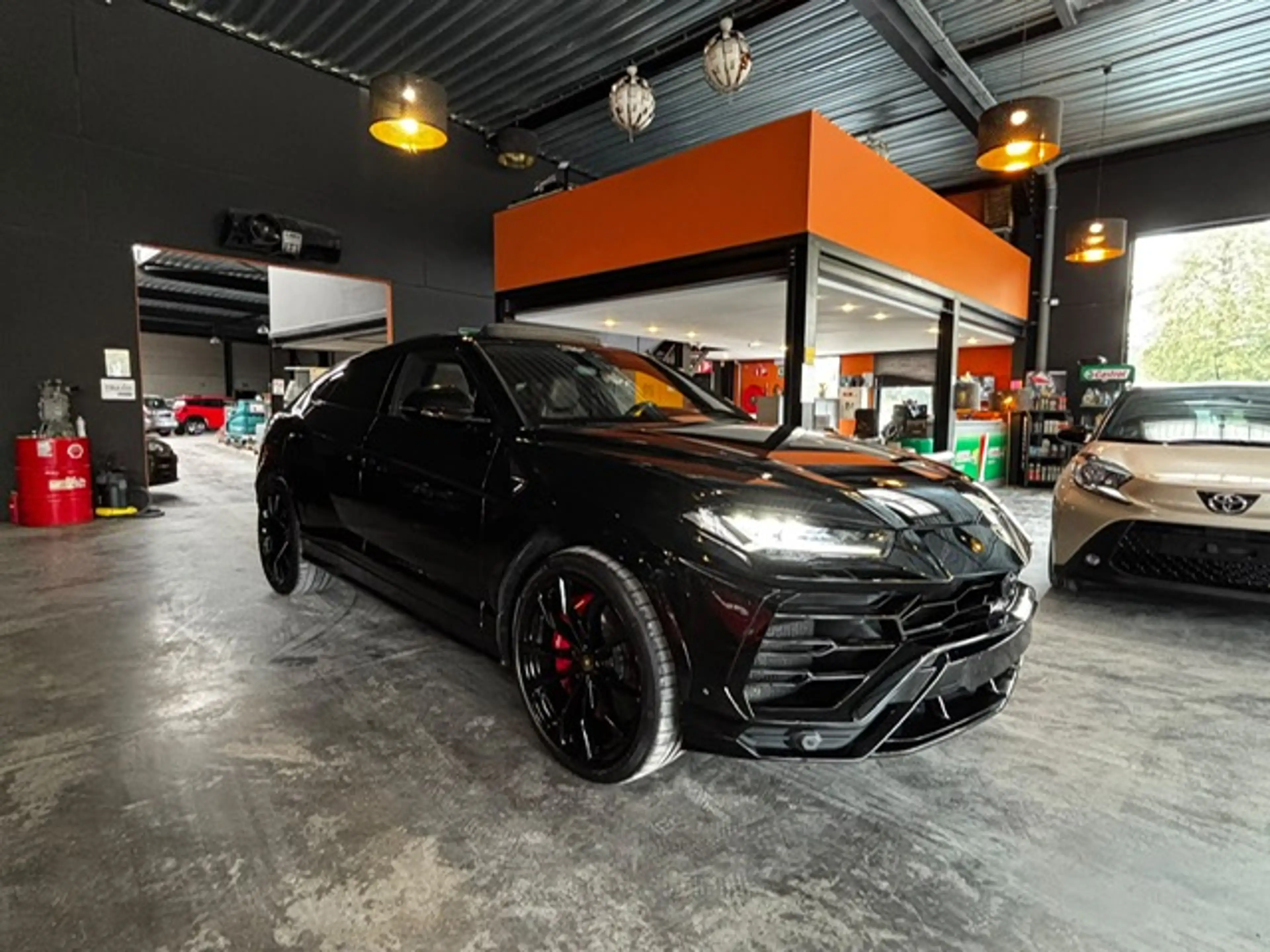 Lamborghini Urus Urus 4.0 BiTurbo V8 TOIT OUVRANT/PANO - CIEL ETOILE - CARPLAY/RADIO - LIM/REG