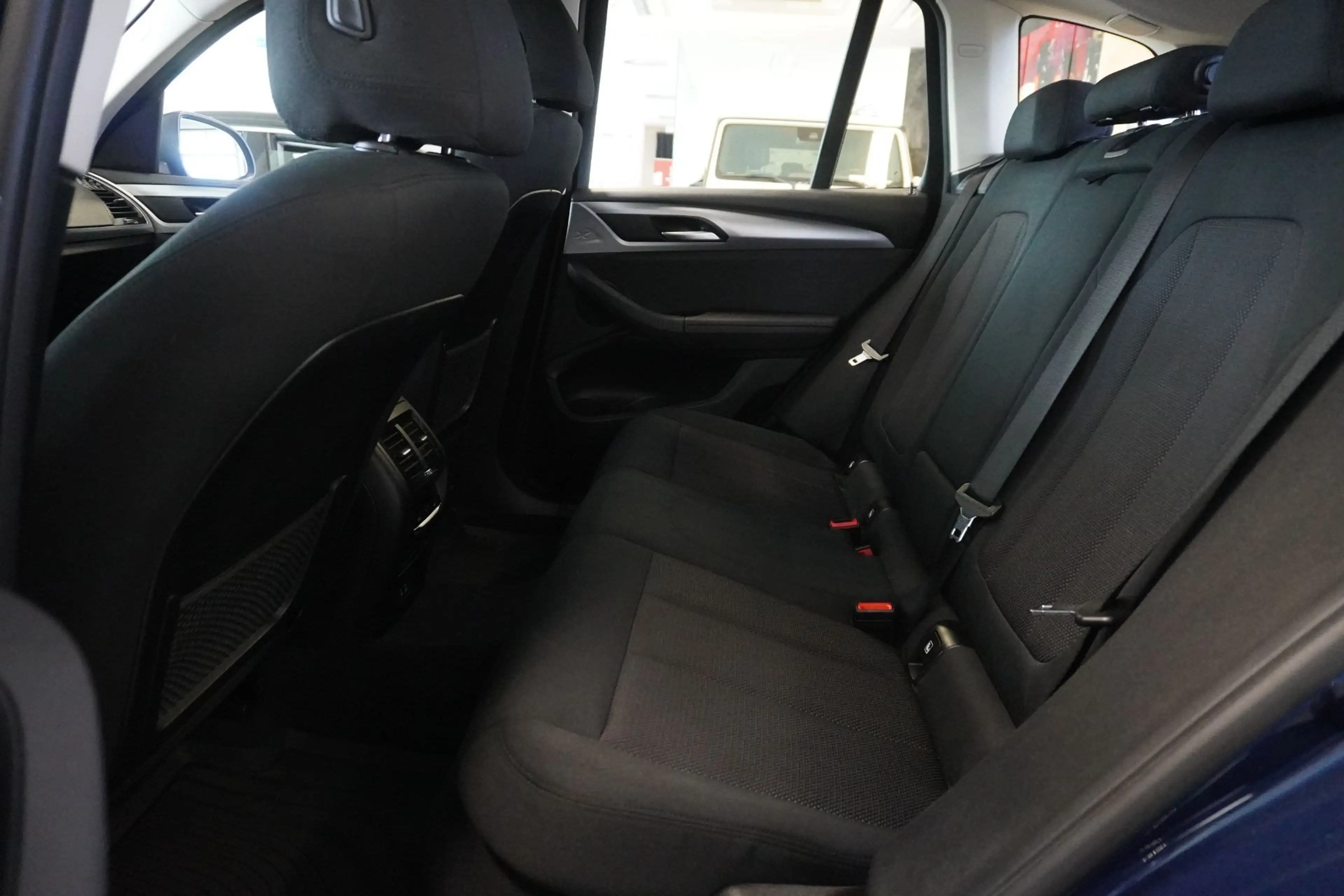 BMW X3 sDrive18d Aut. Navi/Kamera — photo 9