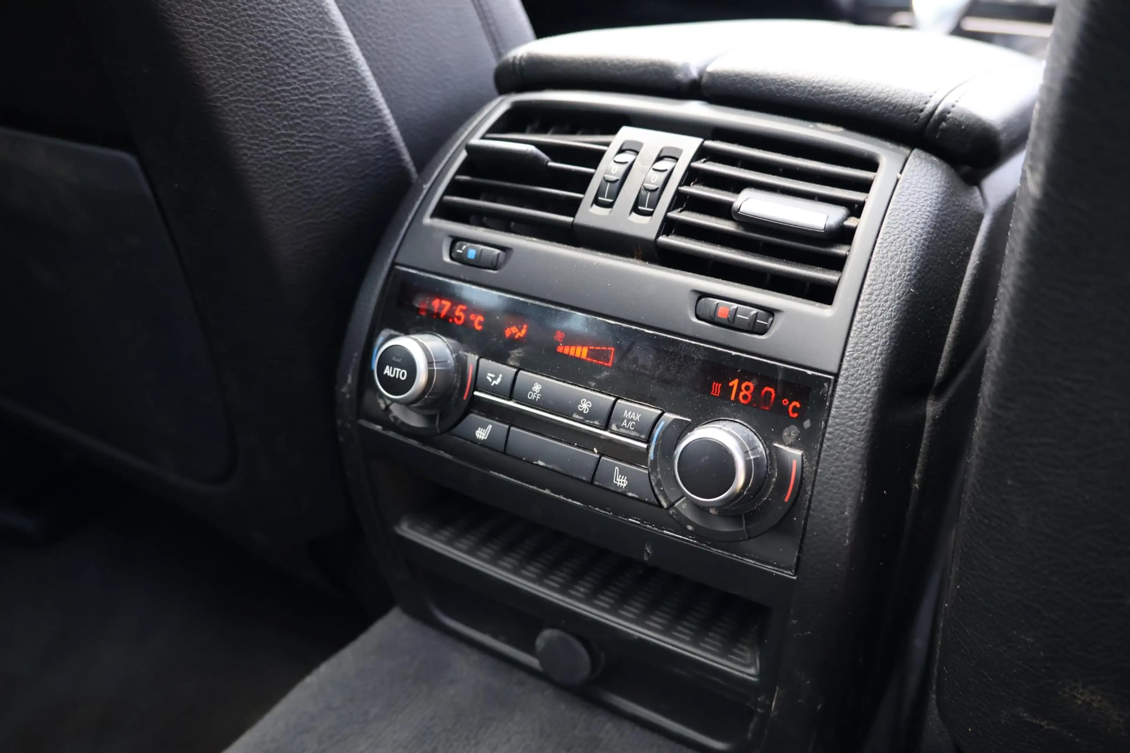 BMW M550 5-serie Touring M550xd M-Sport l Pano l Frozen gre — photo 9