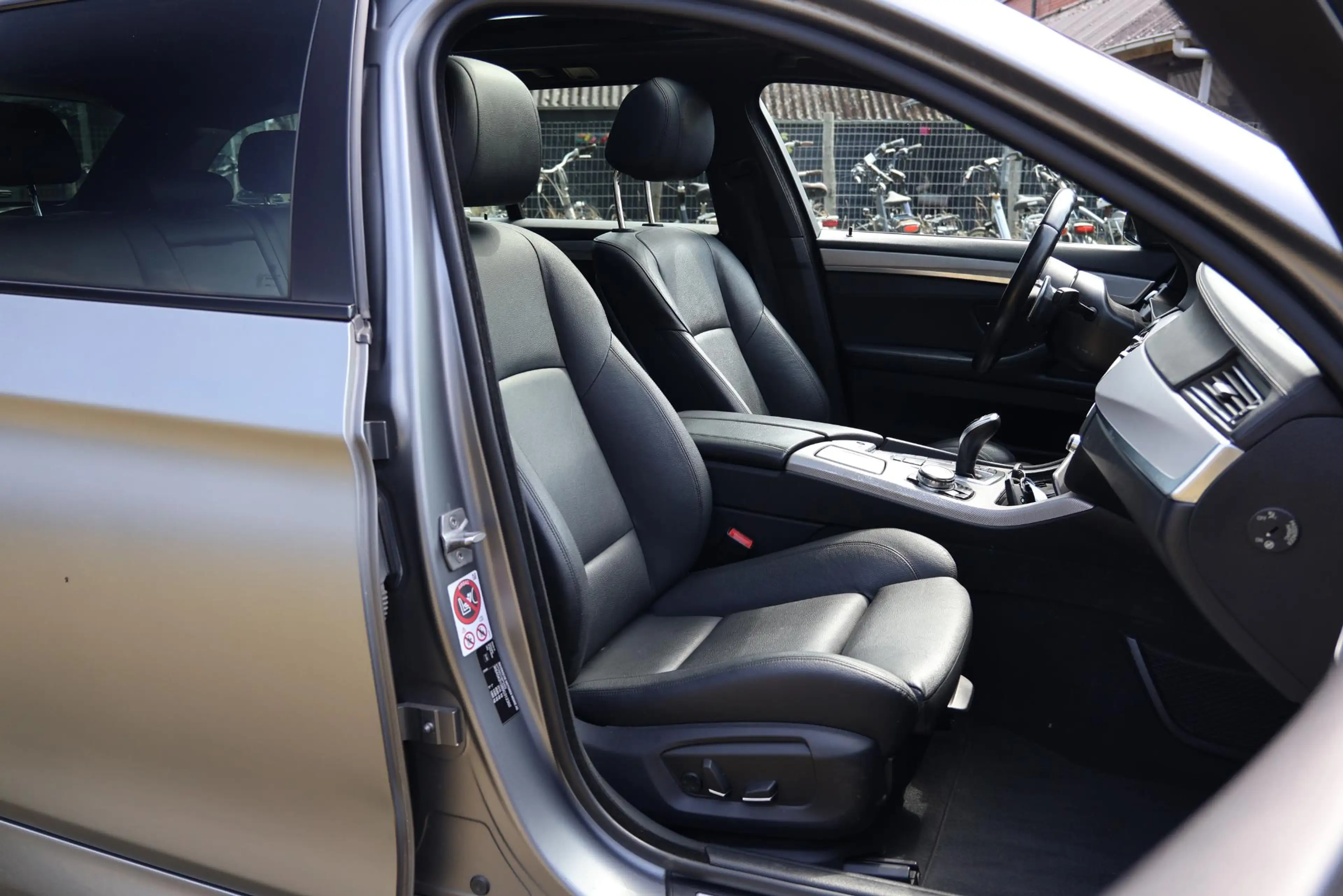 BMW M550 5-serie Touring M550xd M-Sport l Pano l Frozen gre — photo 7