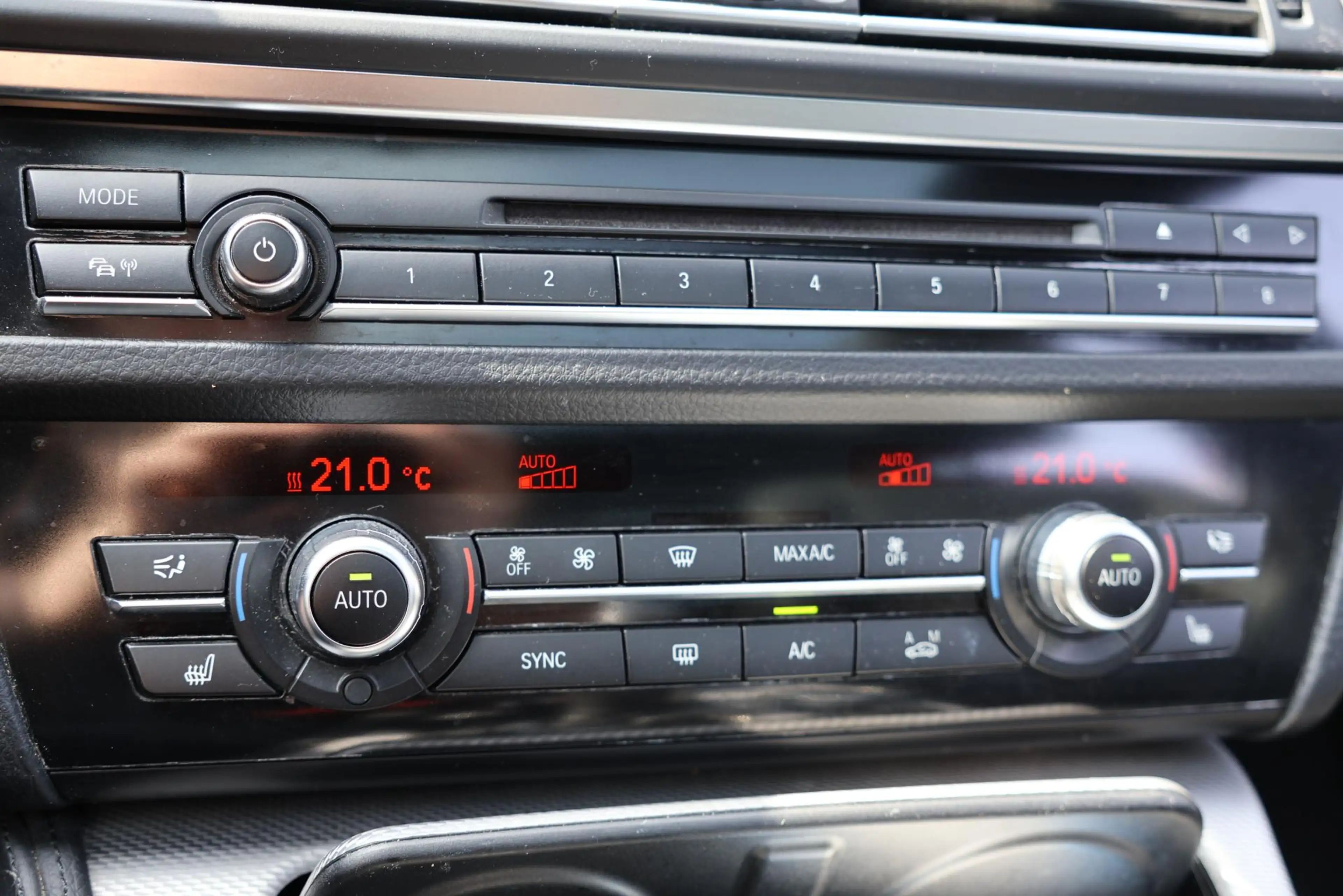 BMW M550 5-serie Touring M550xd M-Sport l Pano l Frozen gre — photo 36