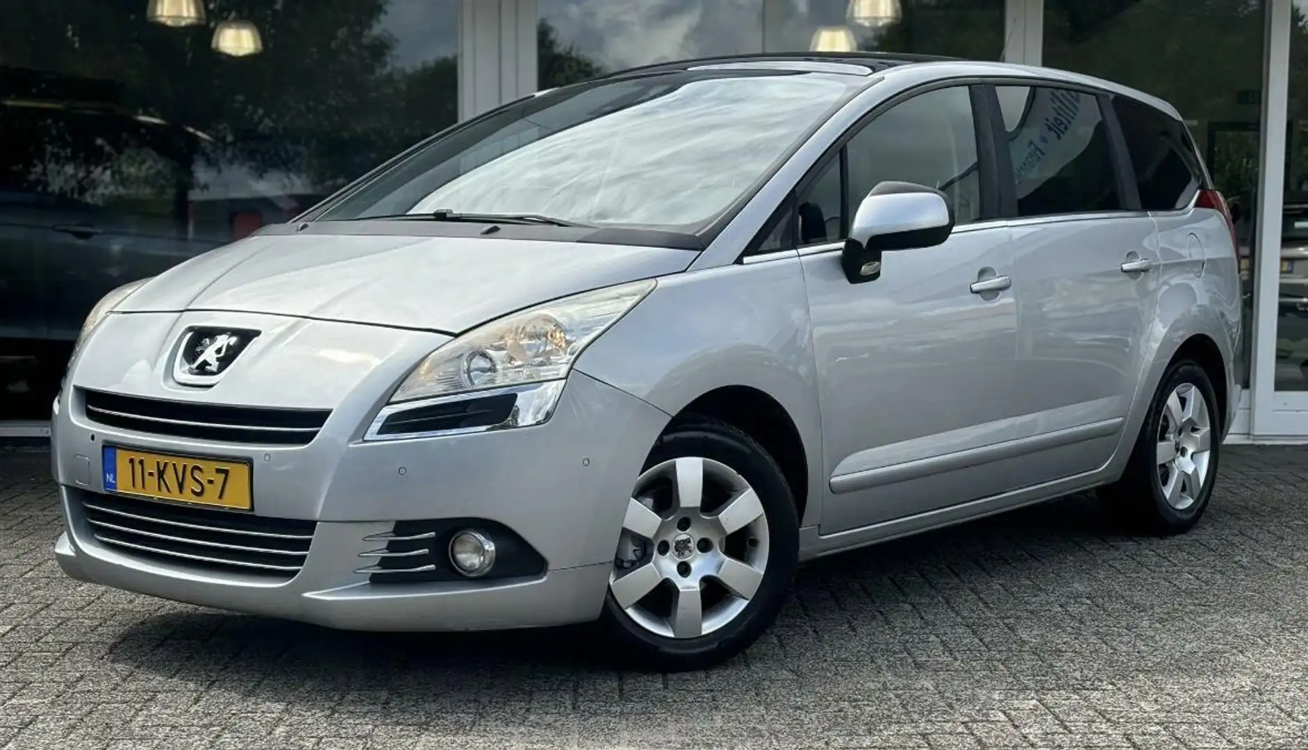 Peugeot 5008 1.6 VTi ST 7 Persoons! Grijs - 2