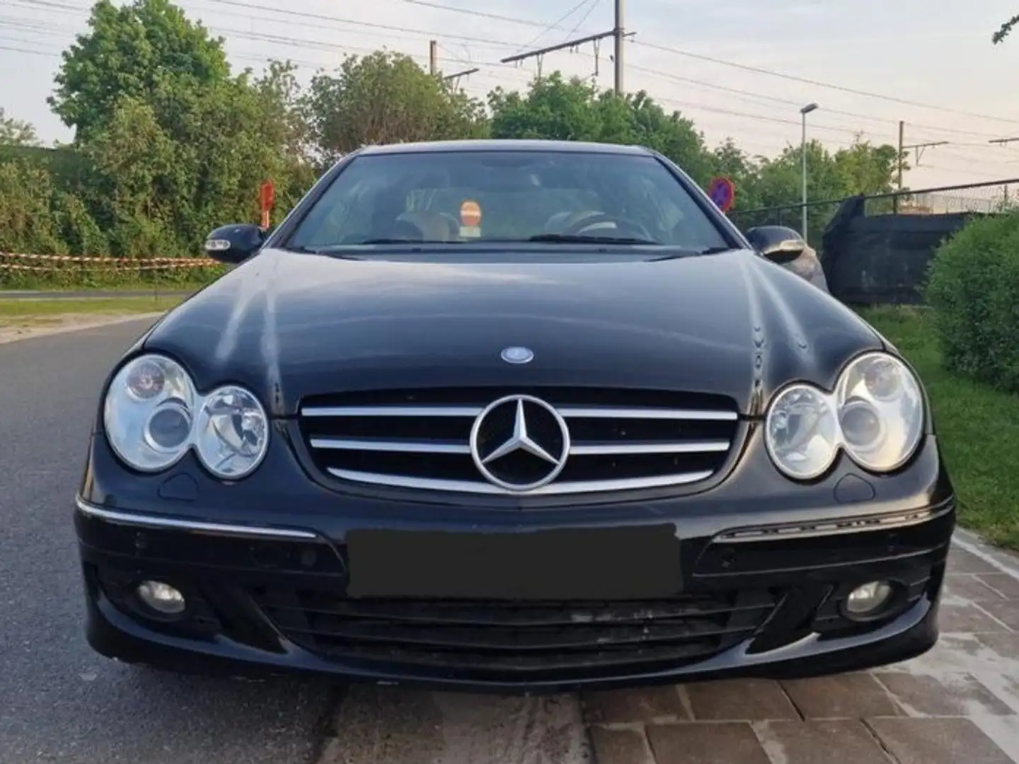 Mercedes-Benz CLK 220 Coupe CDI Automatik Avantgarde DPF Sport Edition crna - 1