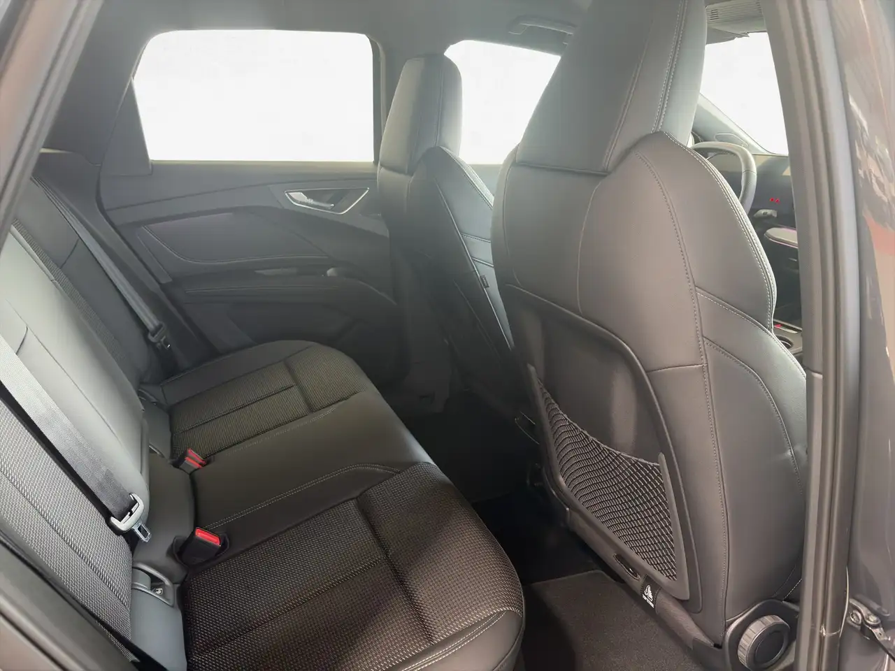 Audi e-tron 2026 — фото 9