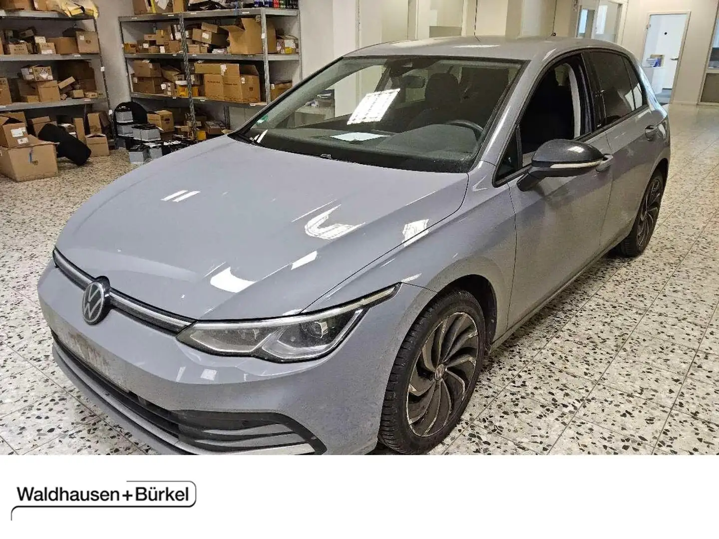 Volkswagen Golf VIII 1.0 eTSI DSG Move Klima Navi Rückfahrkamera Grau - 1