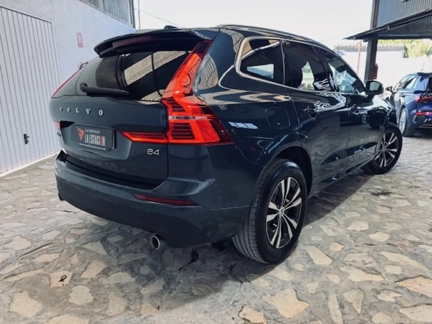 Volvo XC60 B4 Momentum Pro FWD Aut. Azul - 2