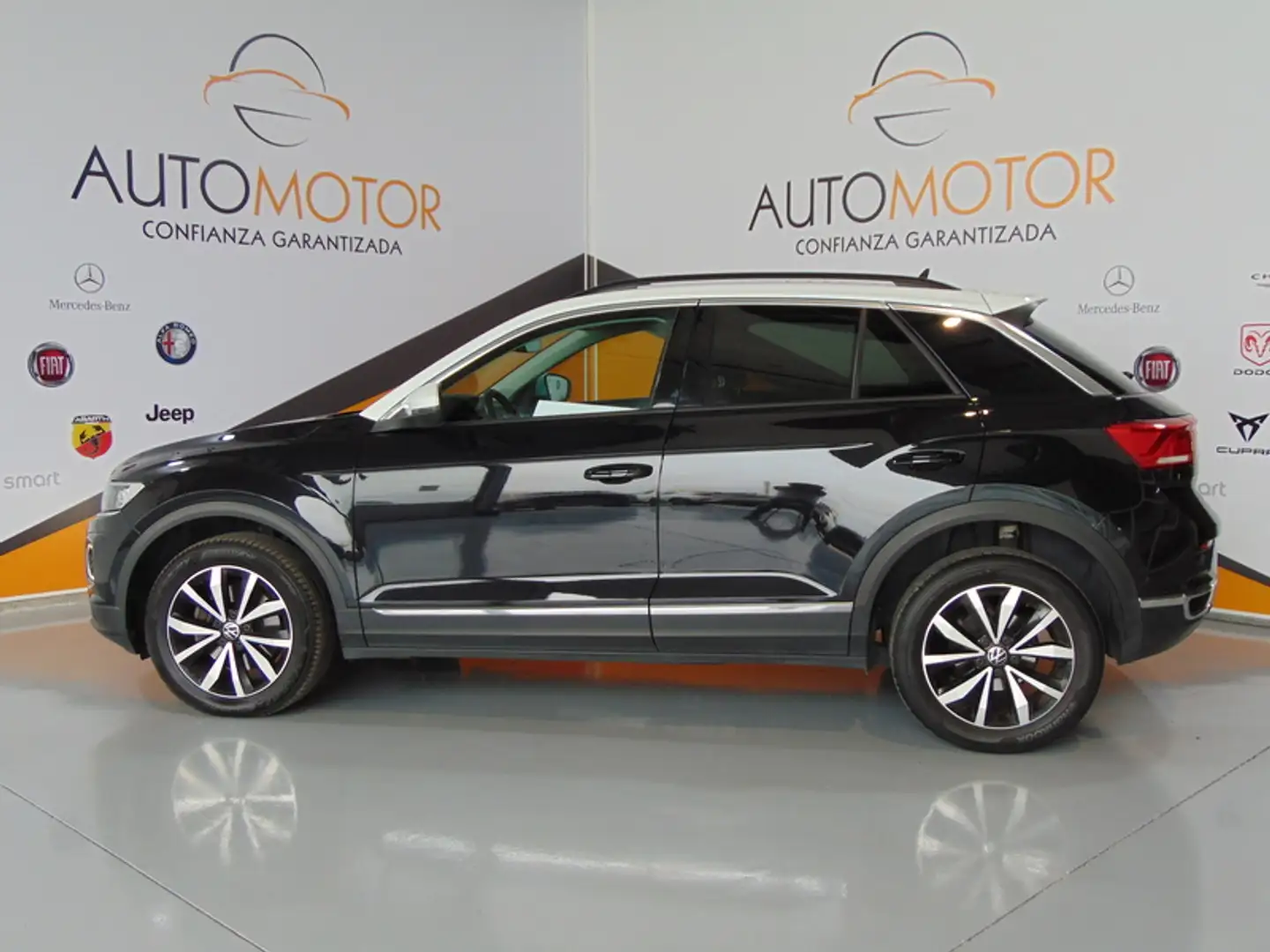 Volkswagen T-Roc 2.0TDI Advance Zwart - 2