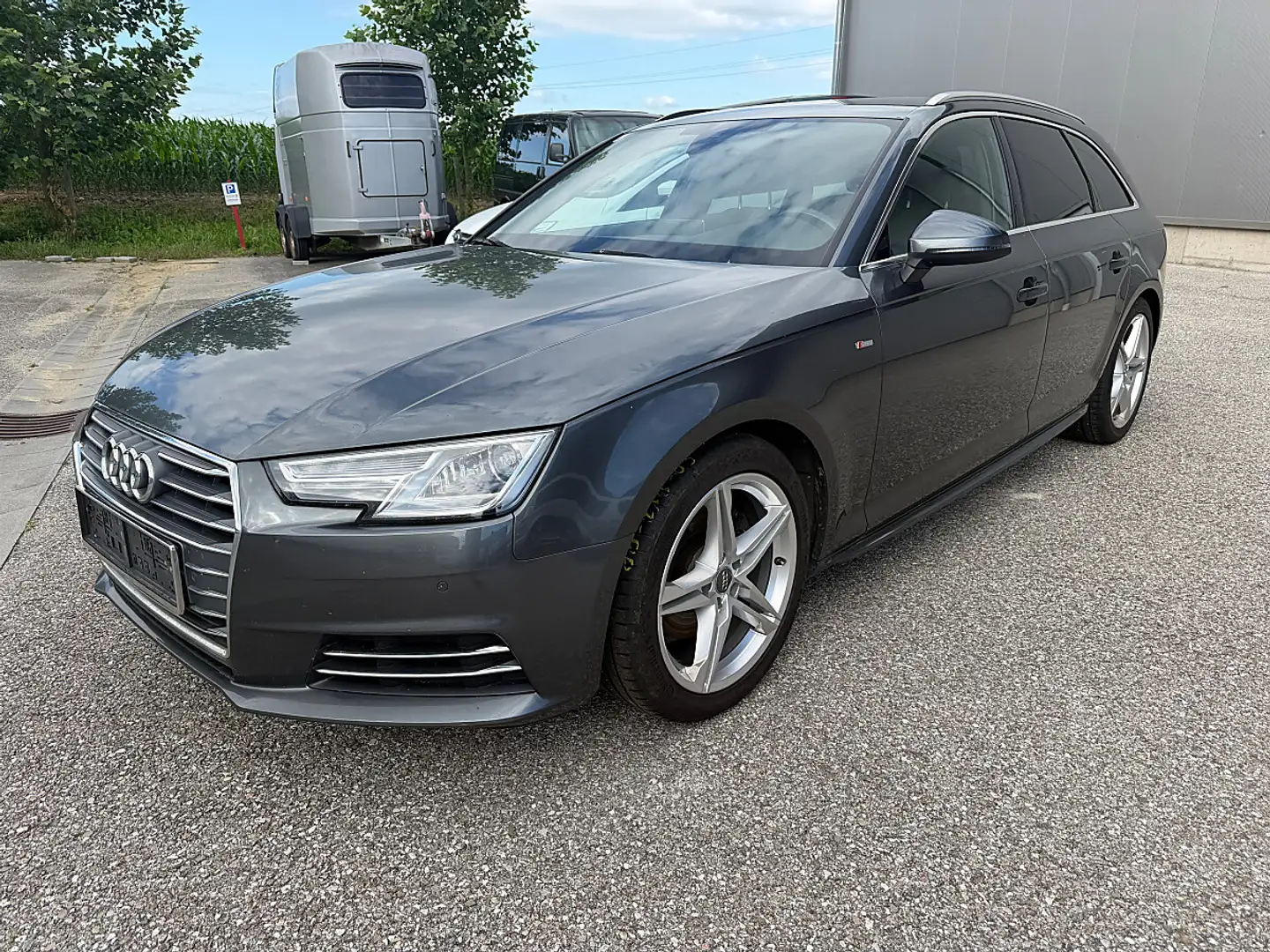 Audi A4 Avant 2,0 TDI Sport S-tronic Grau - 2