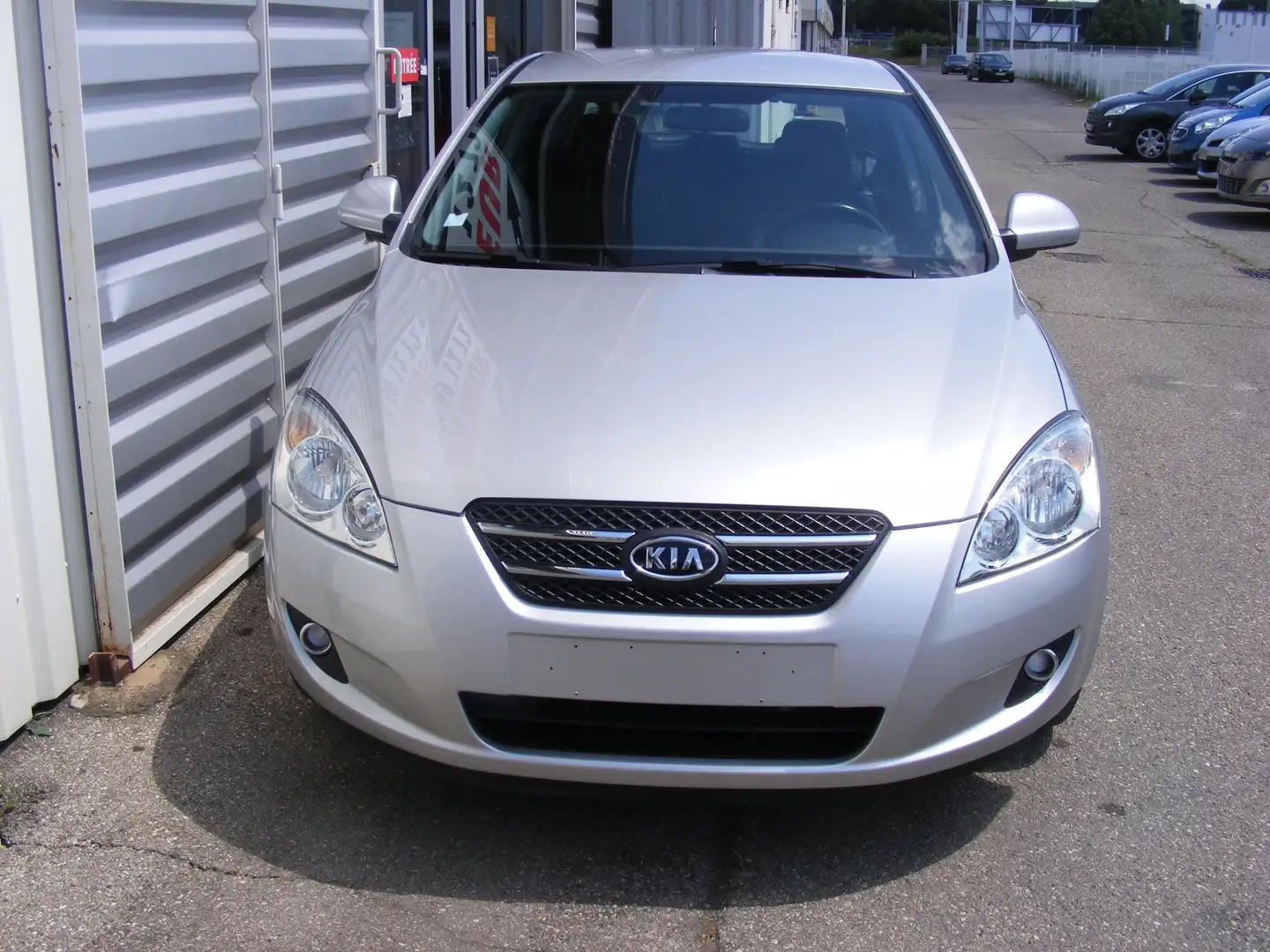 Kia Ceed / cee'd 1.6 CRDI90 ACTIVE 5P Grau - 2
