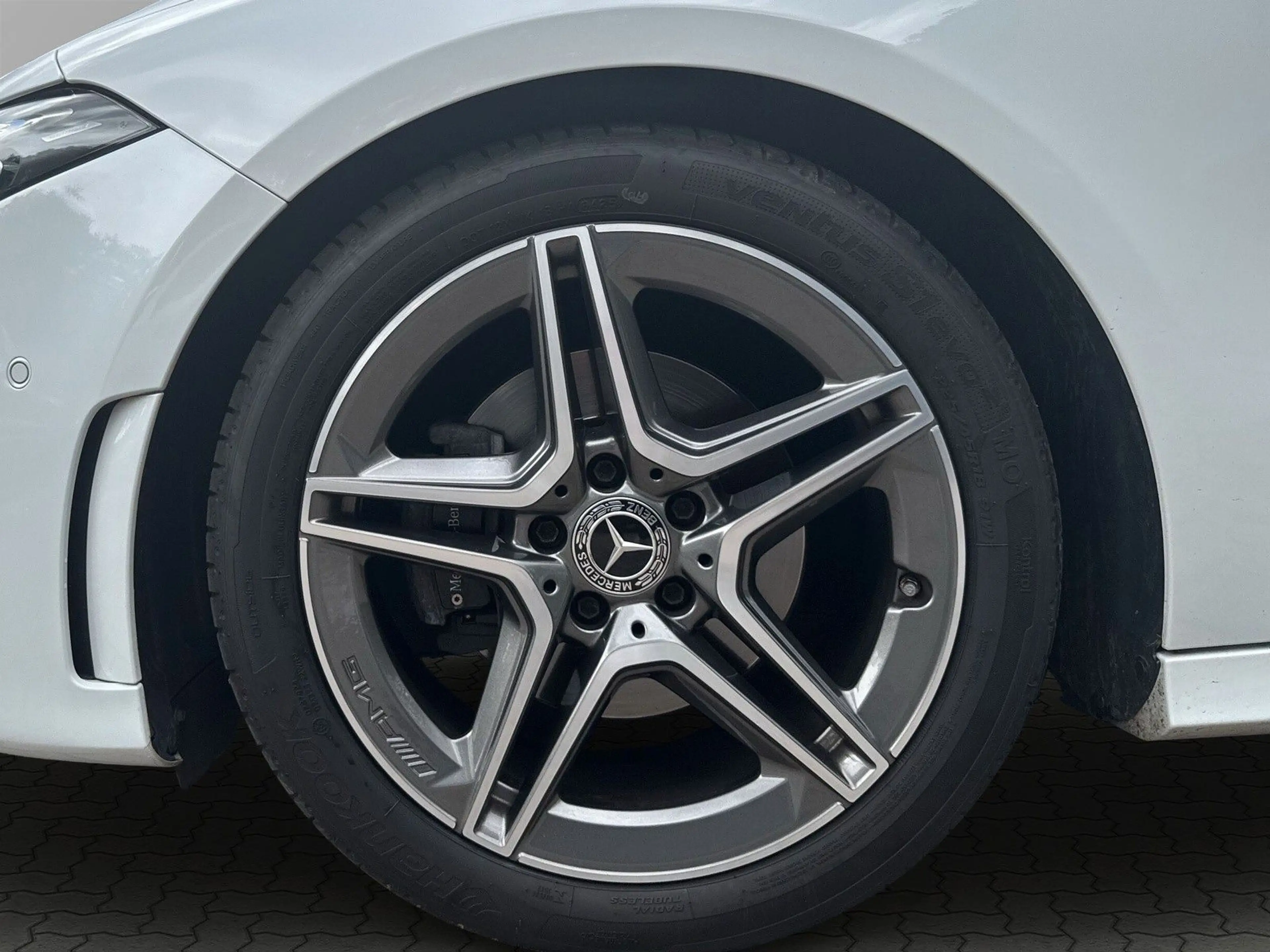 Mercedes-Benz A 200 Limousine*AMG*Unfallfrei*Ambiente*LED* — photo 15