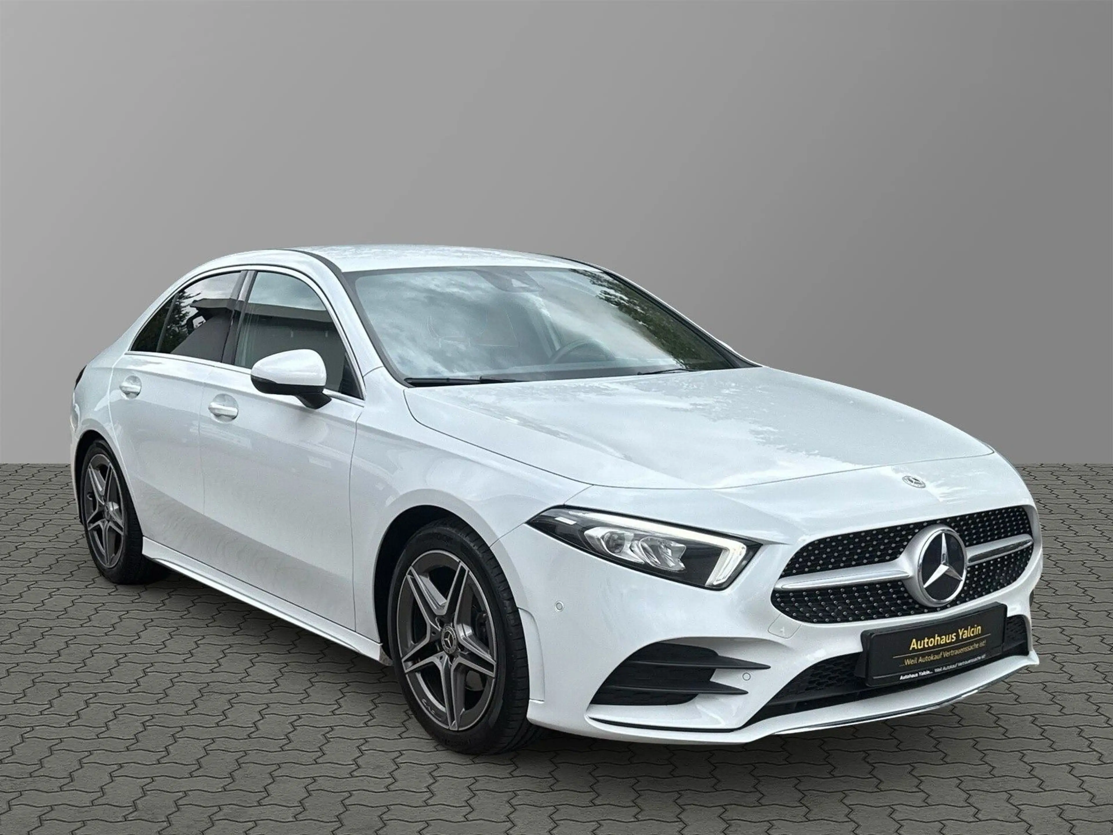 Mercedes-Benz A 200 Limousine*AMG*Unfallfrei*Ambiente*LED*