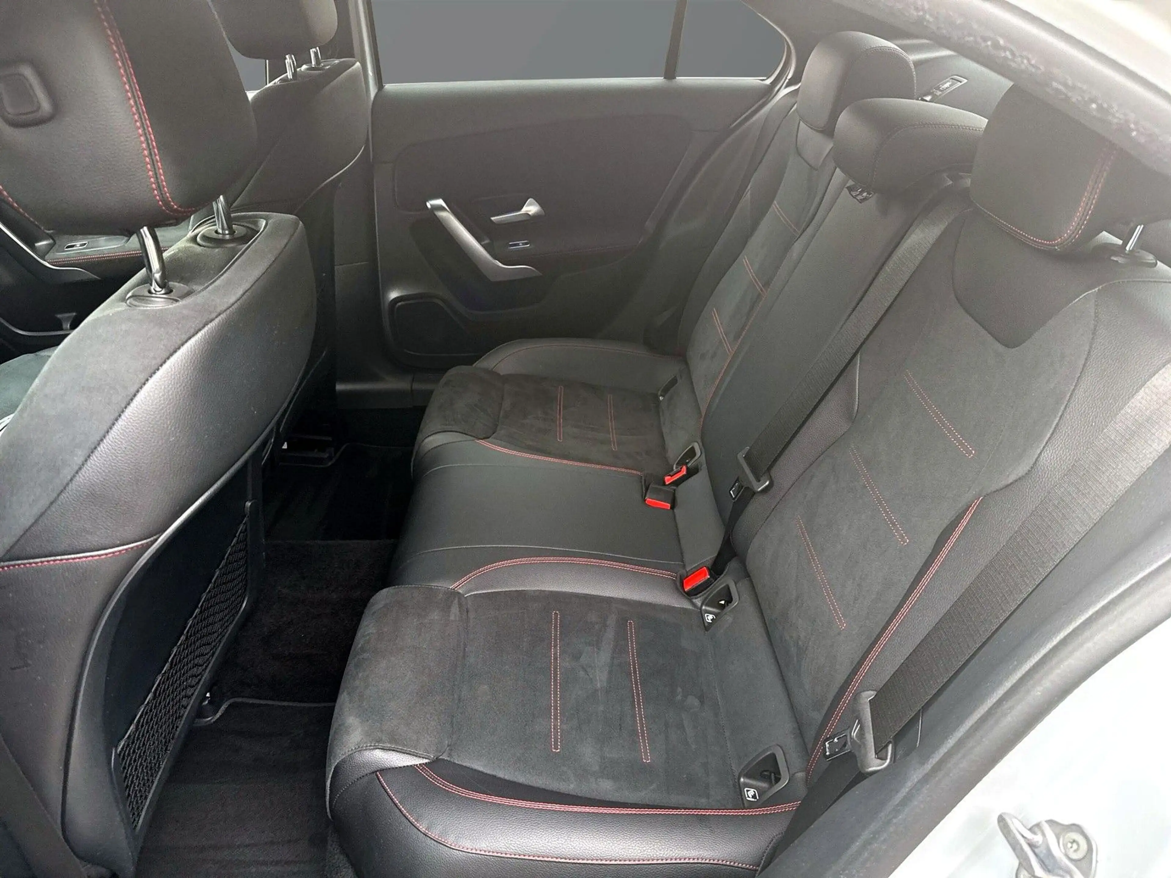 Mercedes-Benz A 200 Limousine*AMG*Unfallfrei*Ambiente*LED* — photo 14