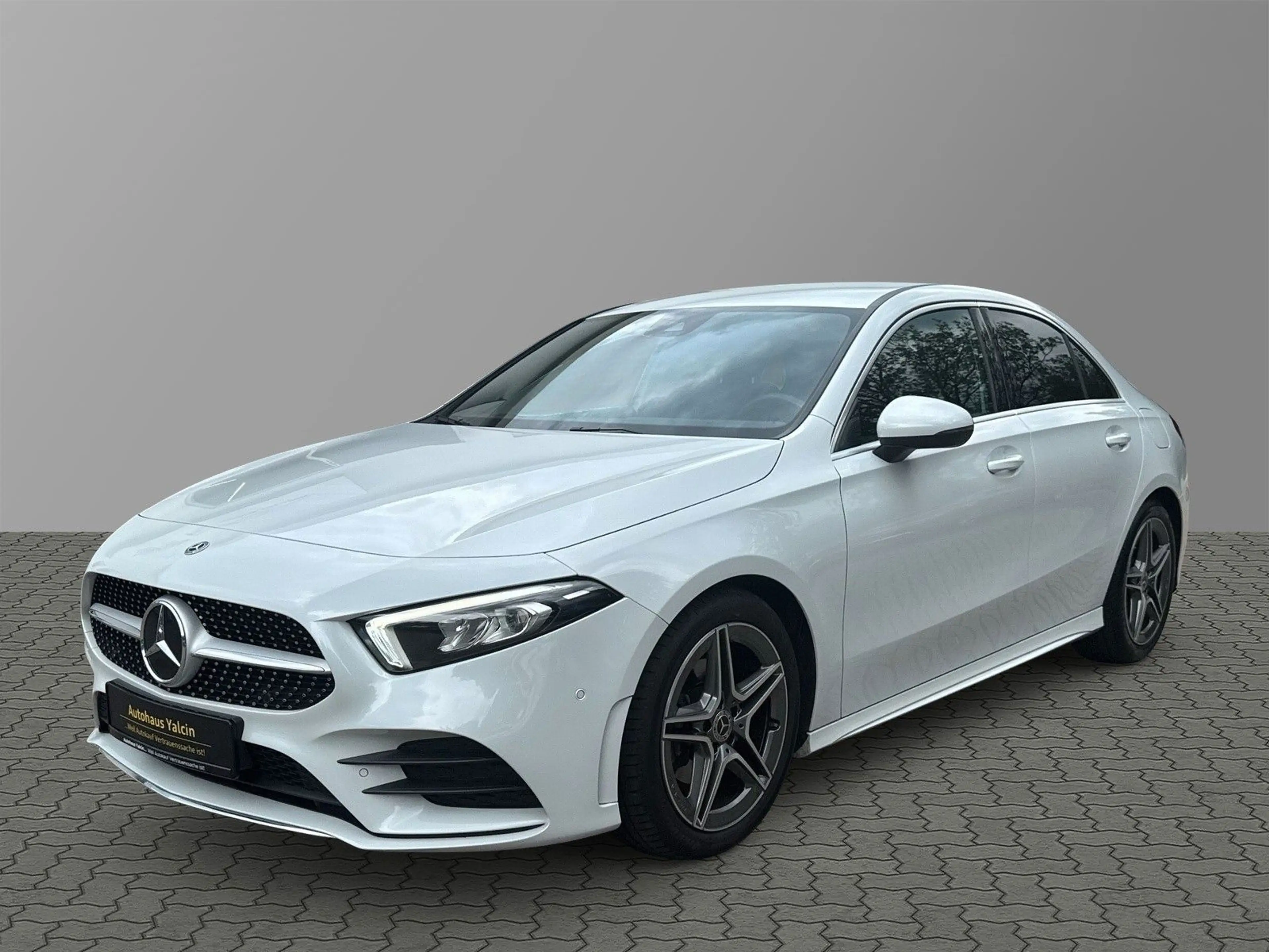 Mercedes-Benz A 200 Limousine*AMG*Unfallfrei*Ambiente*LED* — photo 5
