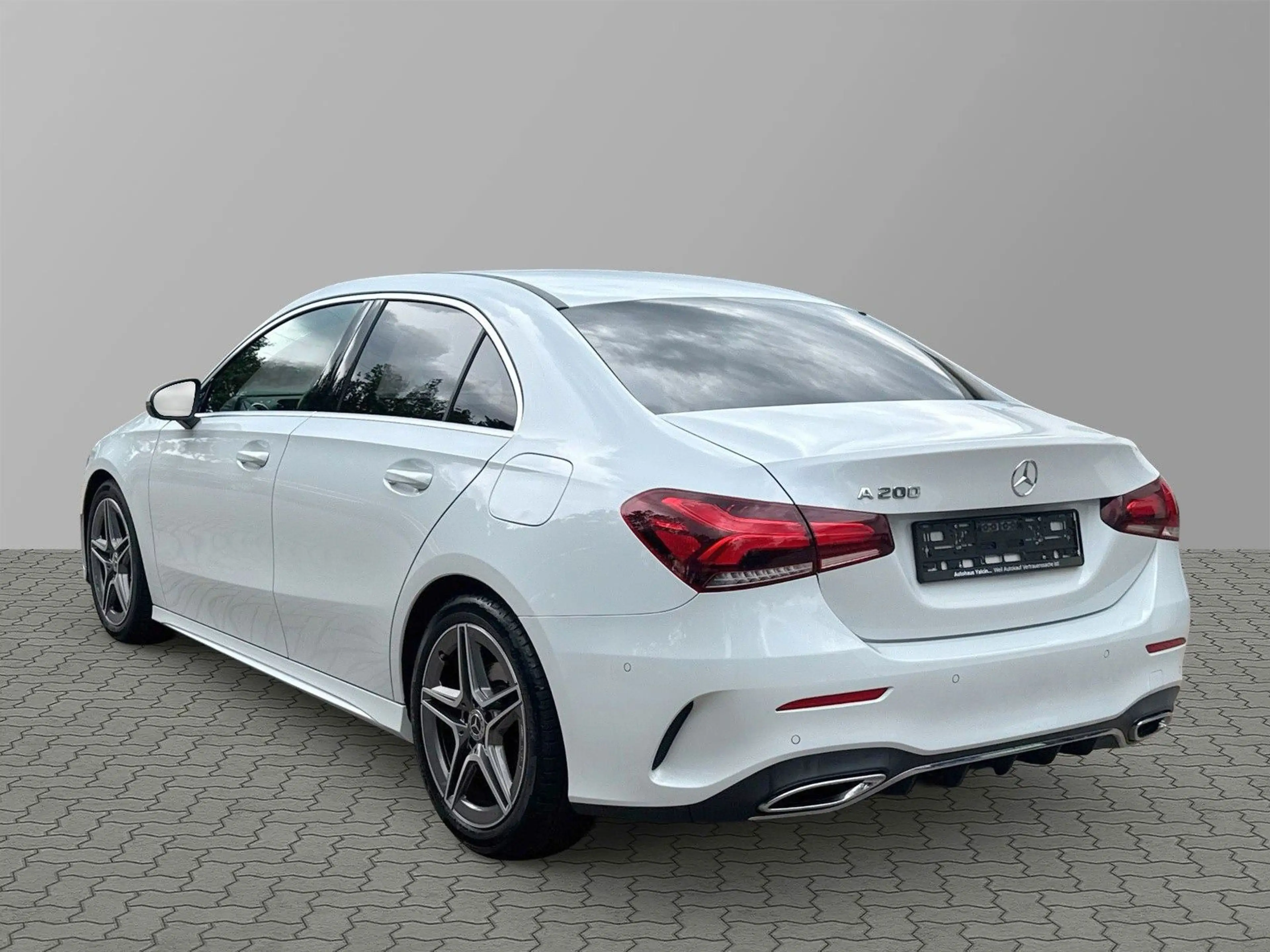 Mercedes-Benz A 200 Limousine*AMG*Unfallfrei*Ambiente*LED* — photo 7