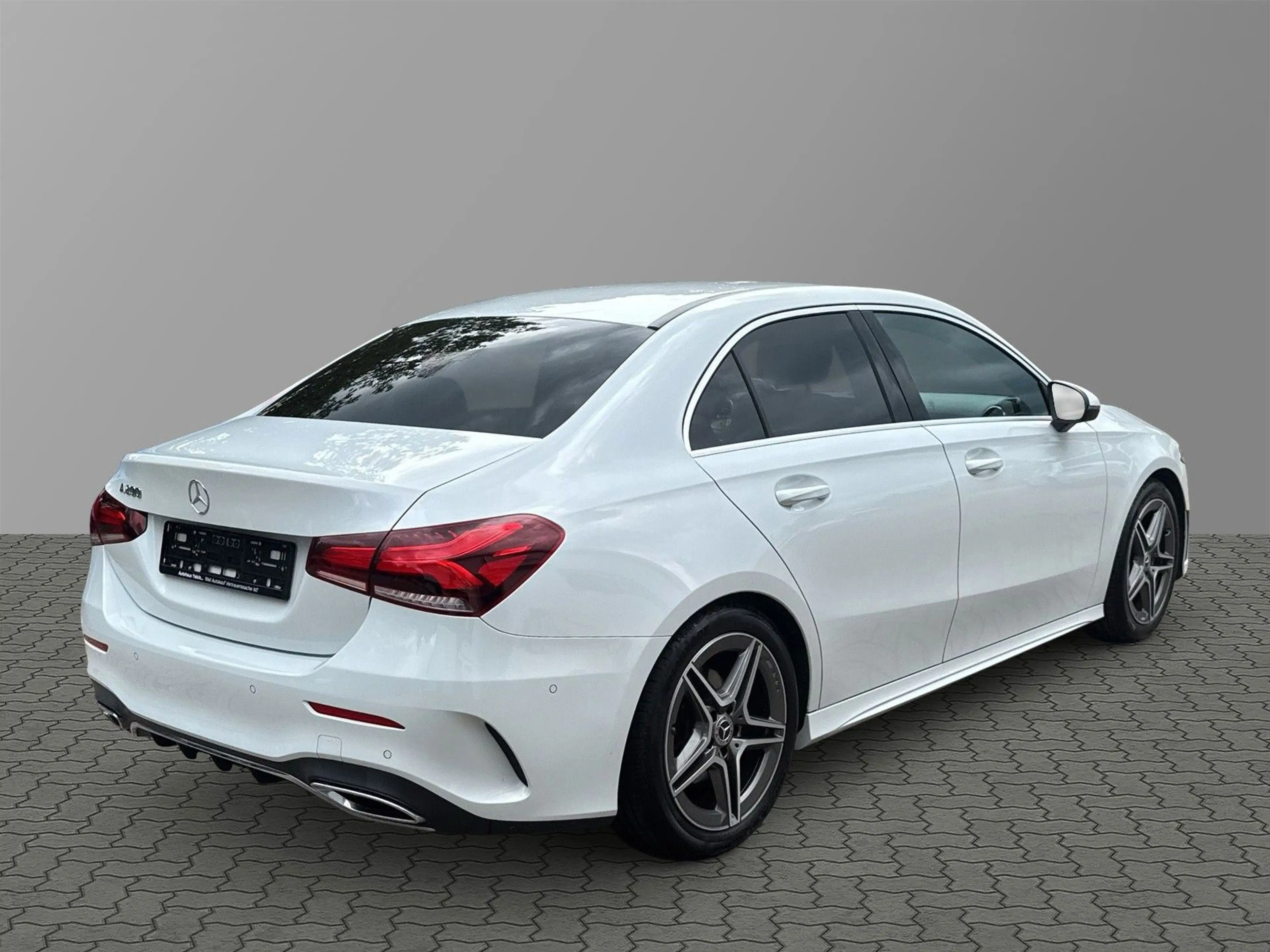 Mercedes-Benz A 200 Limousine*AMG*Unfallfrei*Ambiente*LED* — photo 3