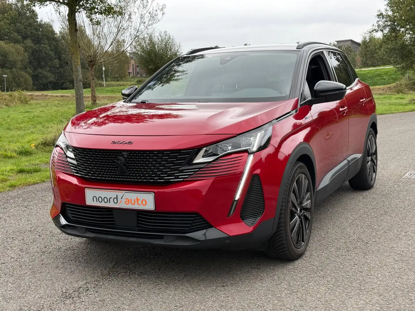 Peugeot 3008 1.6 HYbrid4 300 GT line | AWD | Clima | Trekhaak | Rouge - 2