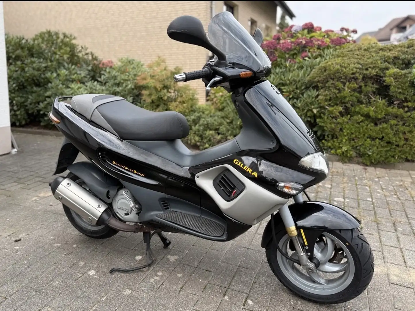Gilera Runner 180 fx r Černá - 1