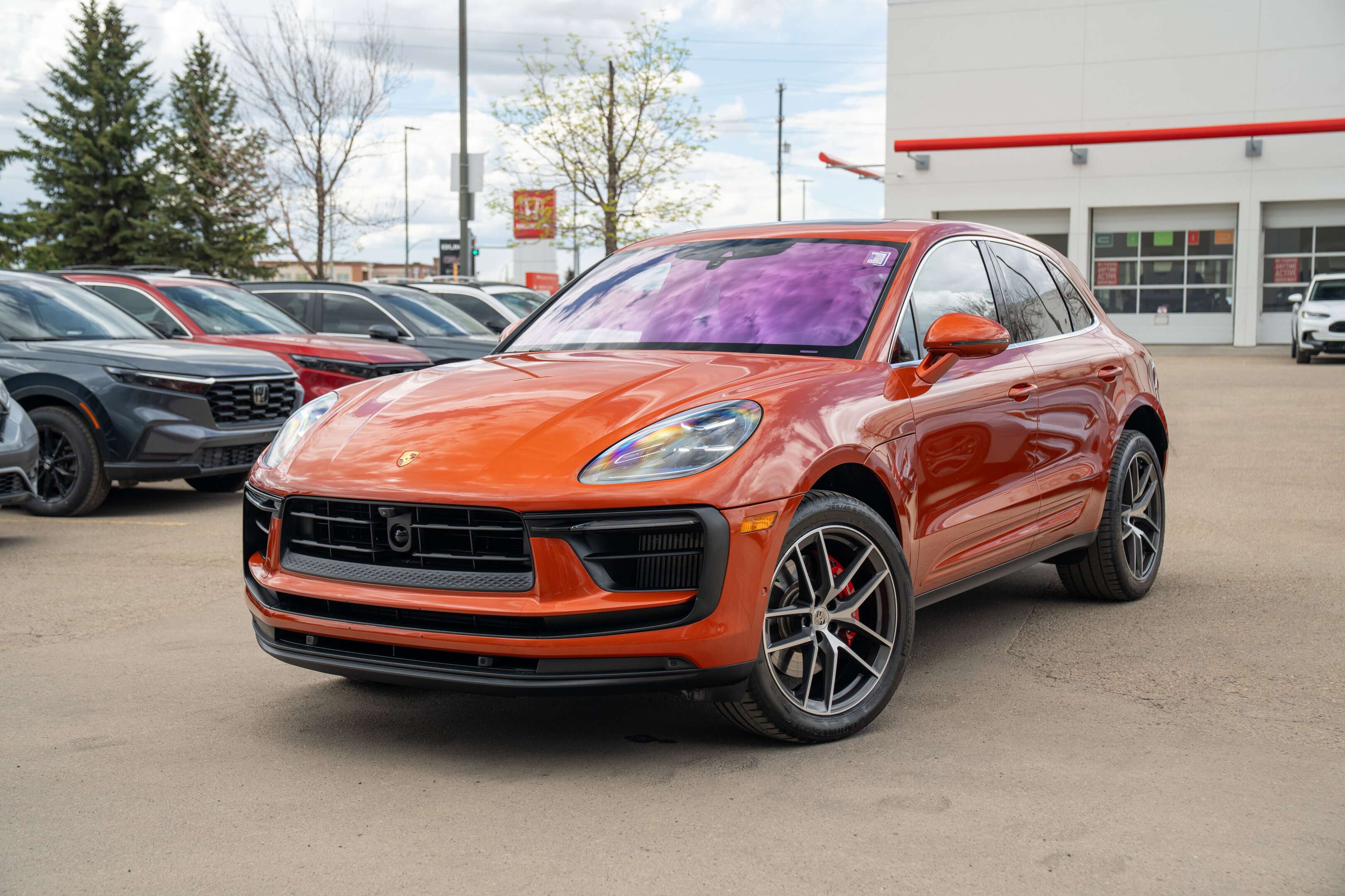 2023 Porsche Macan S thumb 10