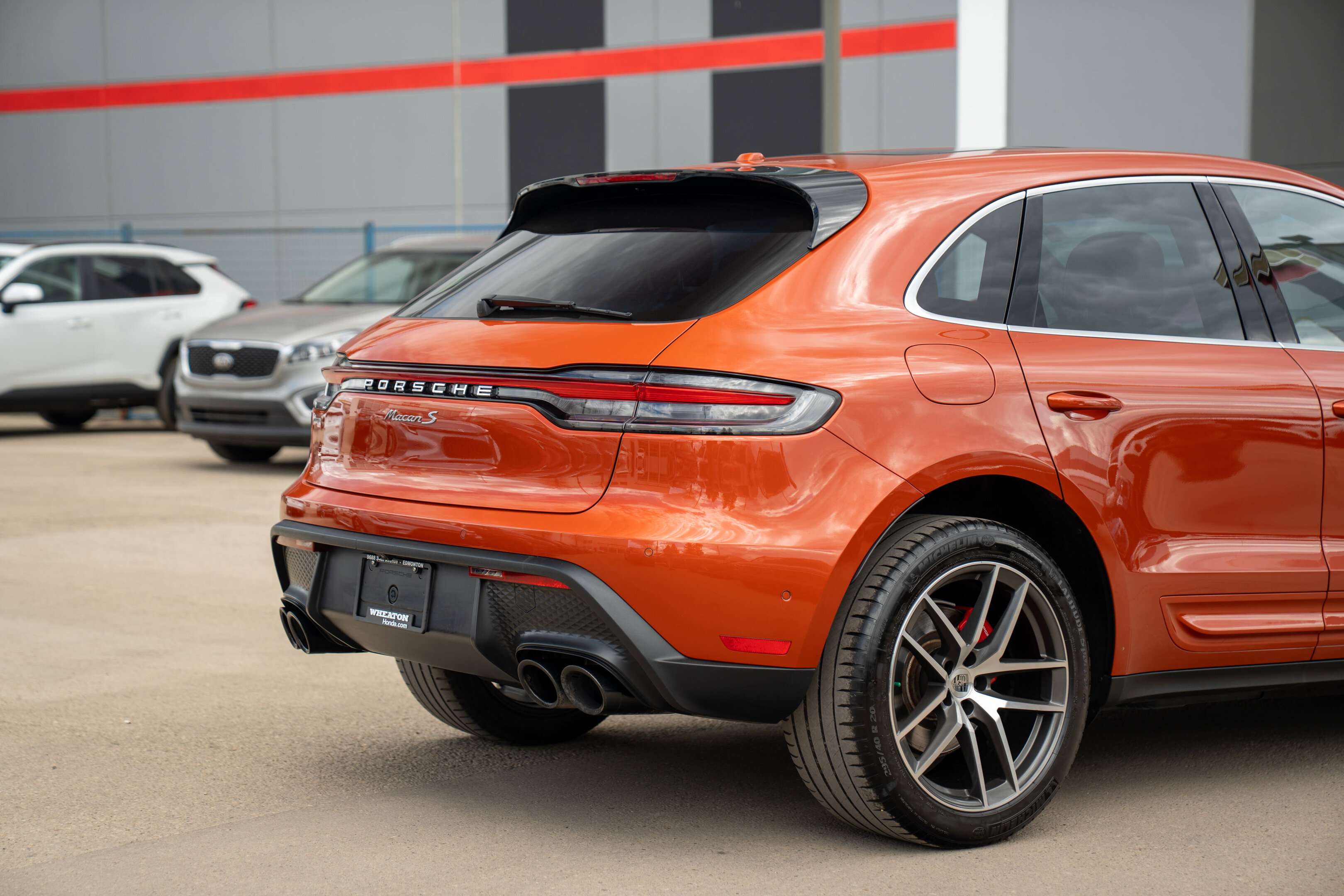 2023 Porsche Macan S alt 5