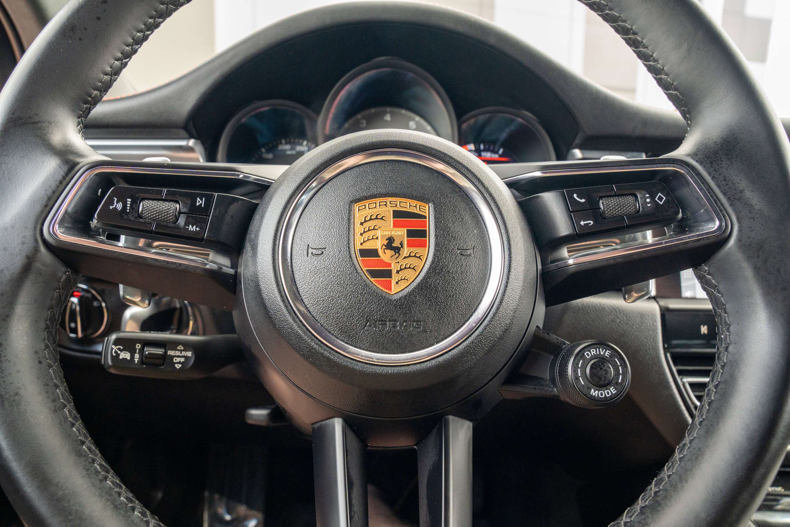 2023 Porsche Macan S thumb 17