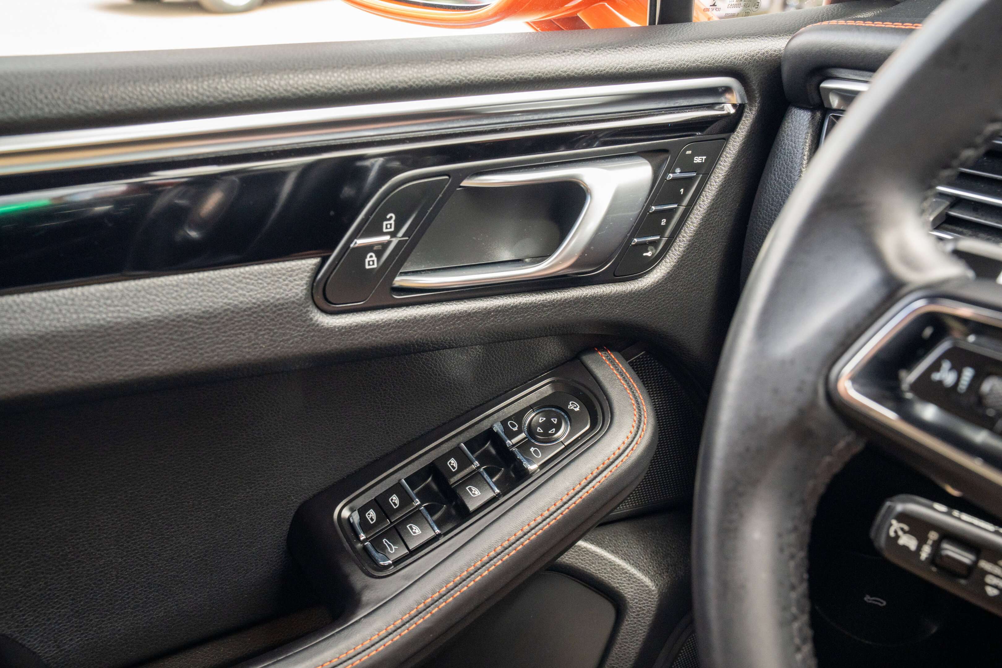 2023 Porsche Macan S thumb 25