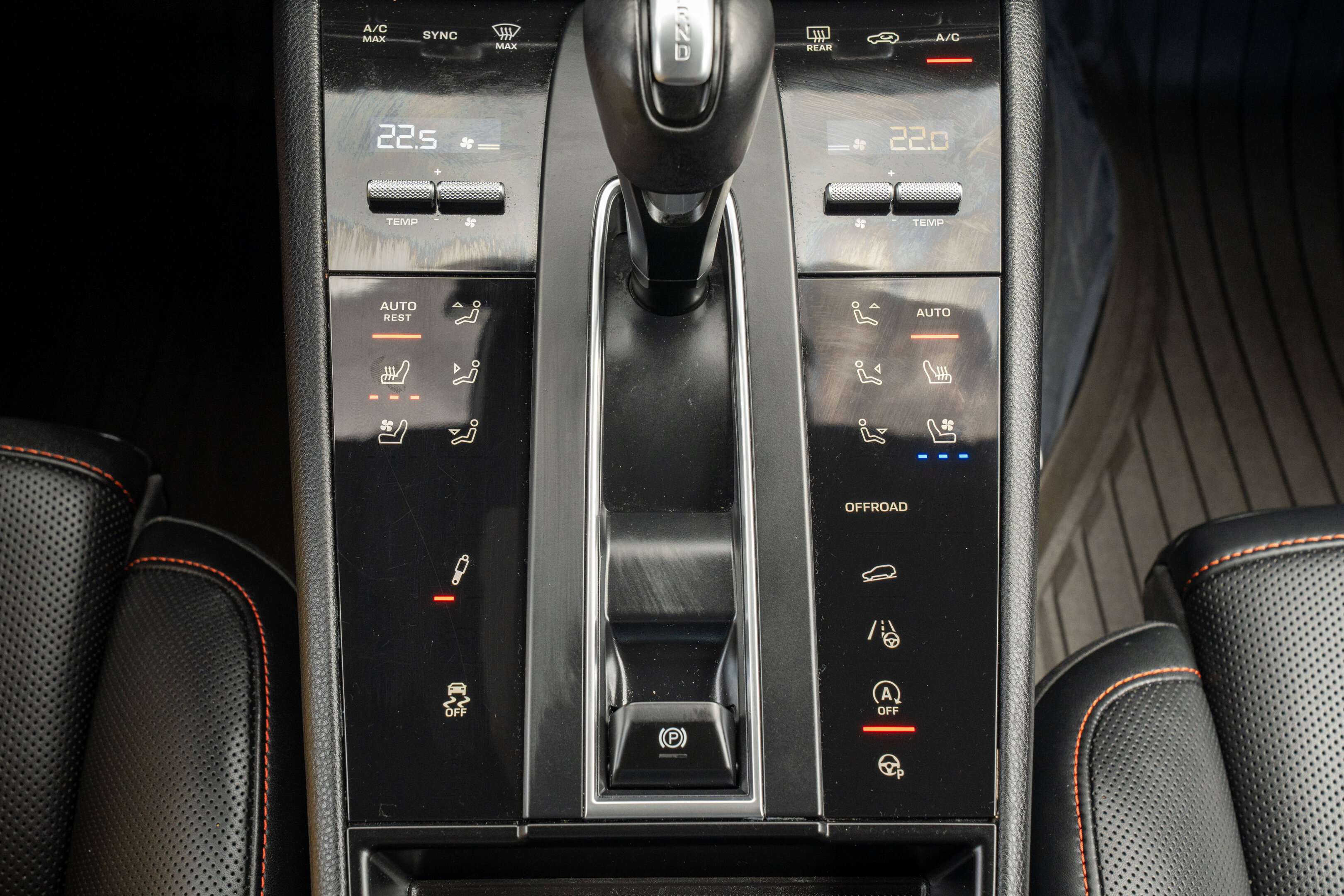 2023 Porsche Macan S thumb 24