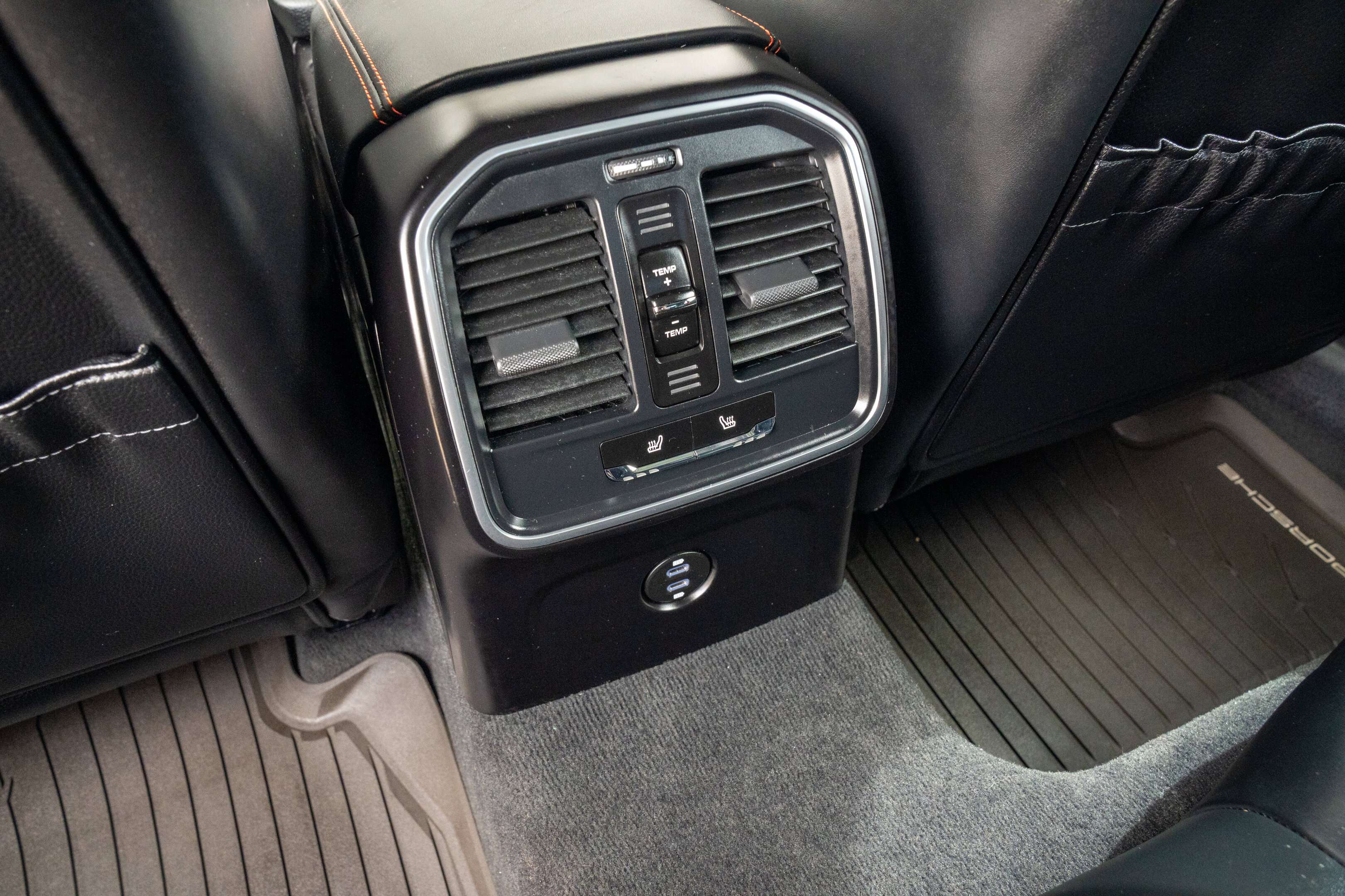 2023 Porsche Macan S thumb 30