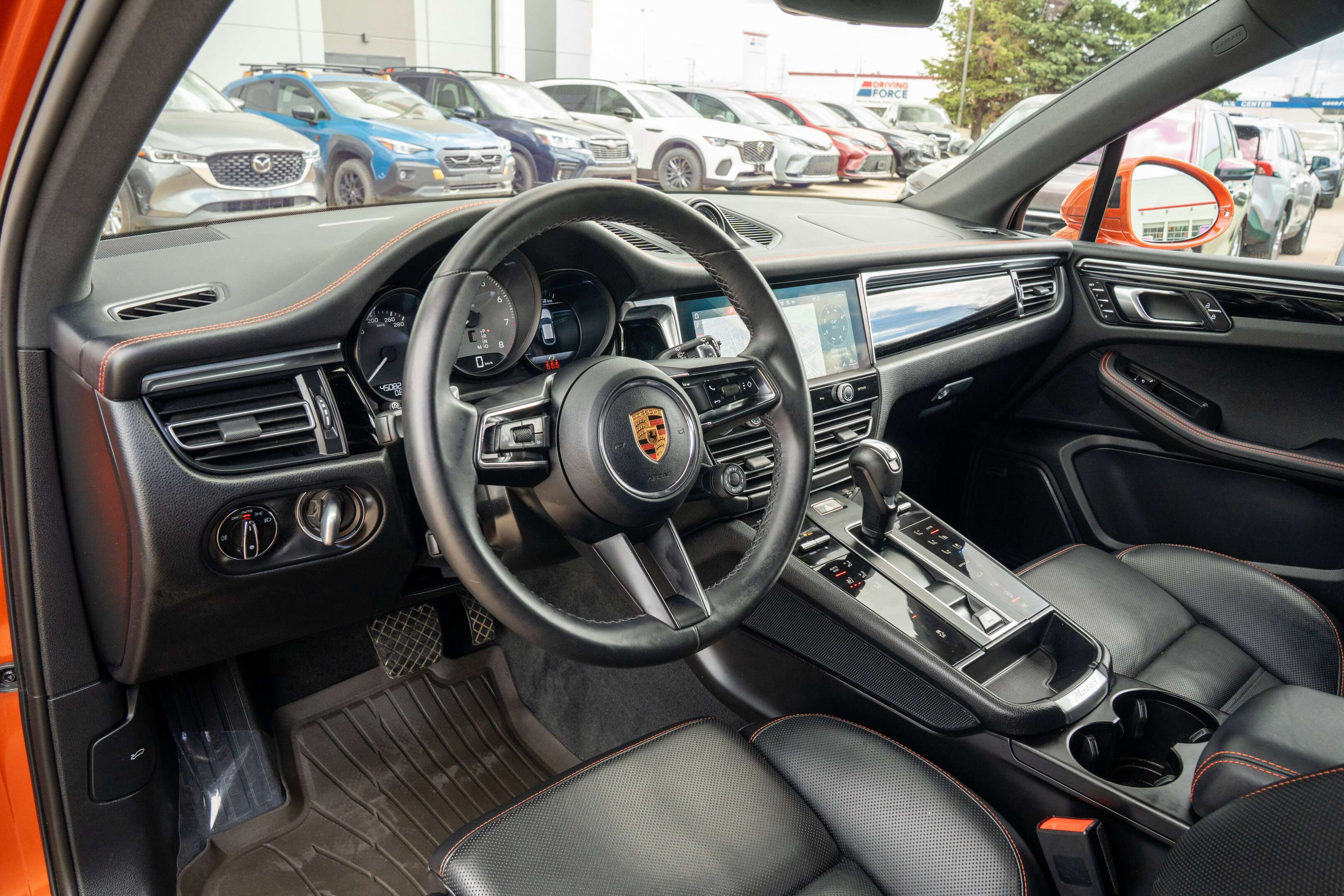 2023 Porsche Macan S thumb 16
