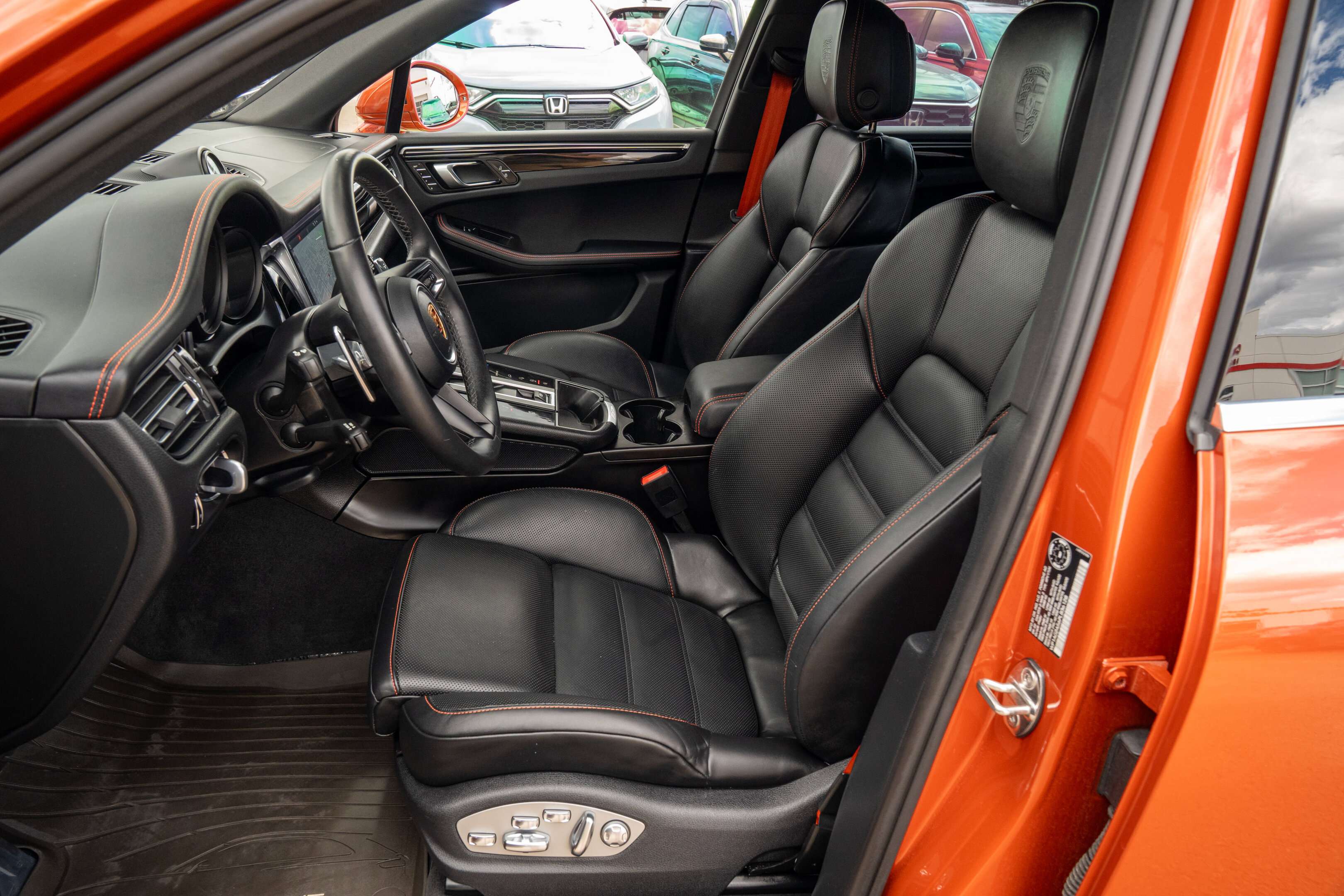 2023 Porsche Macan S thumb 27