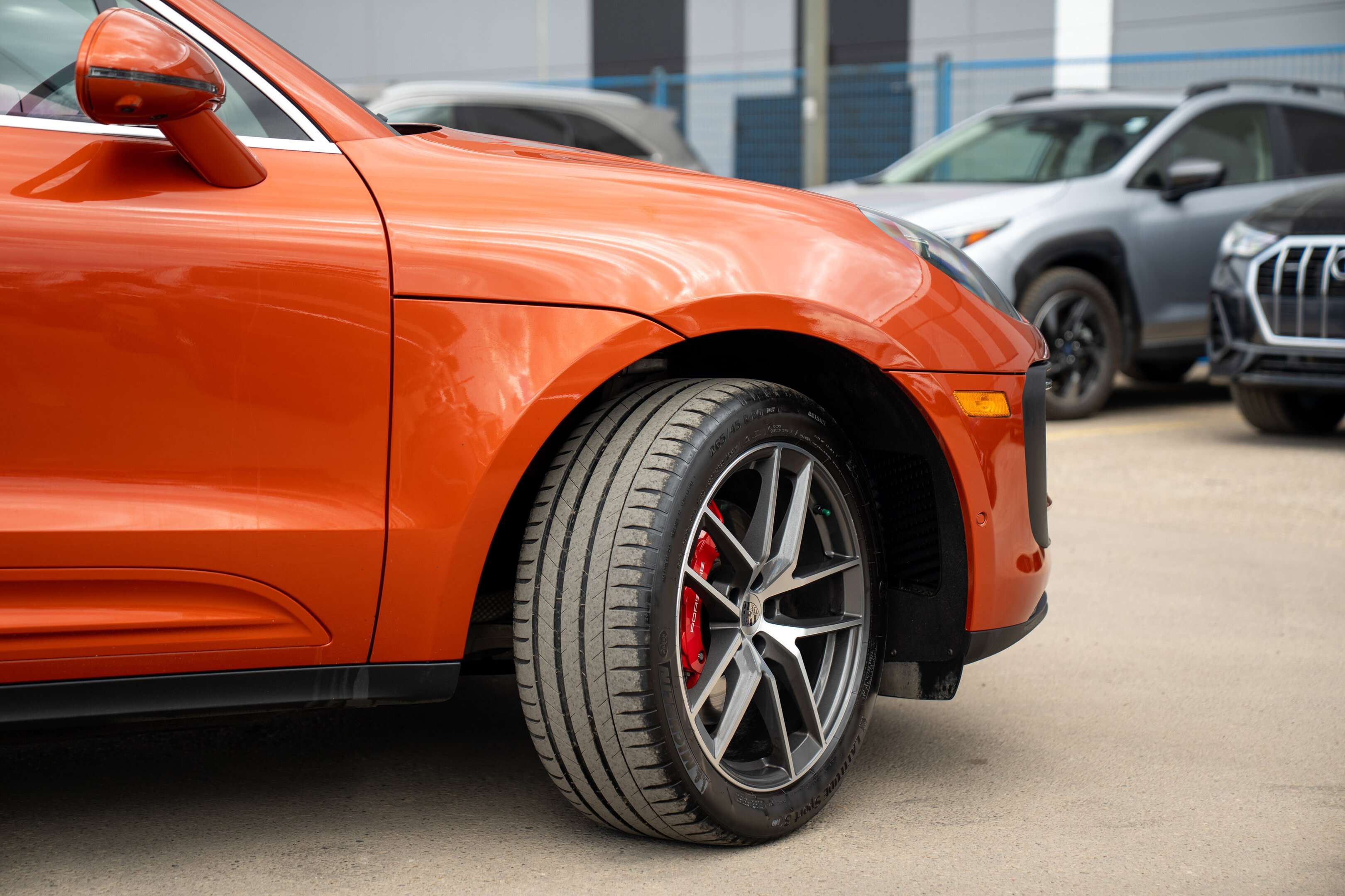 2023 Porsche Macan S thumb 6