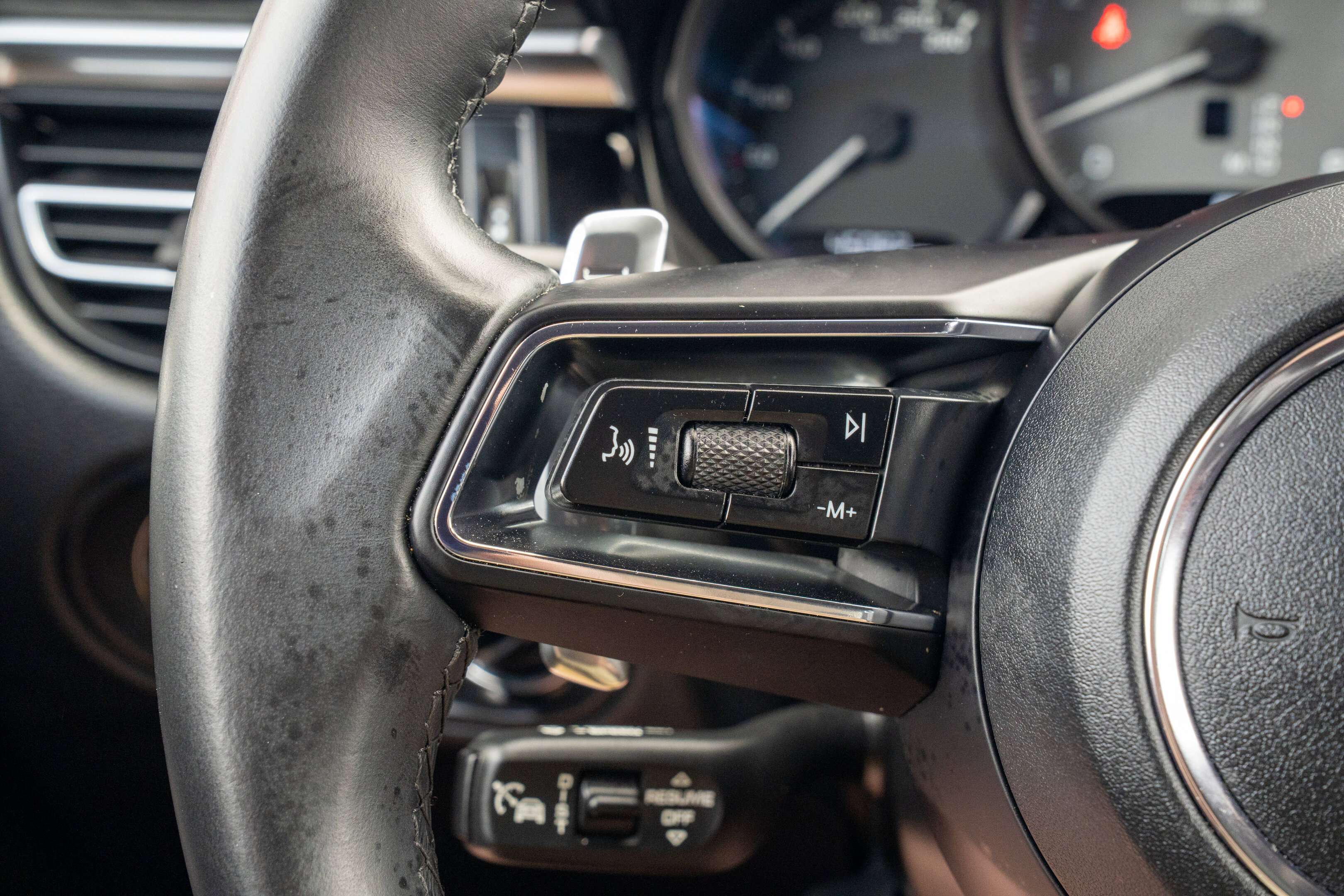 2023 Porsche Macan S thumb 19