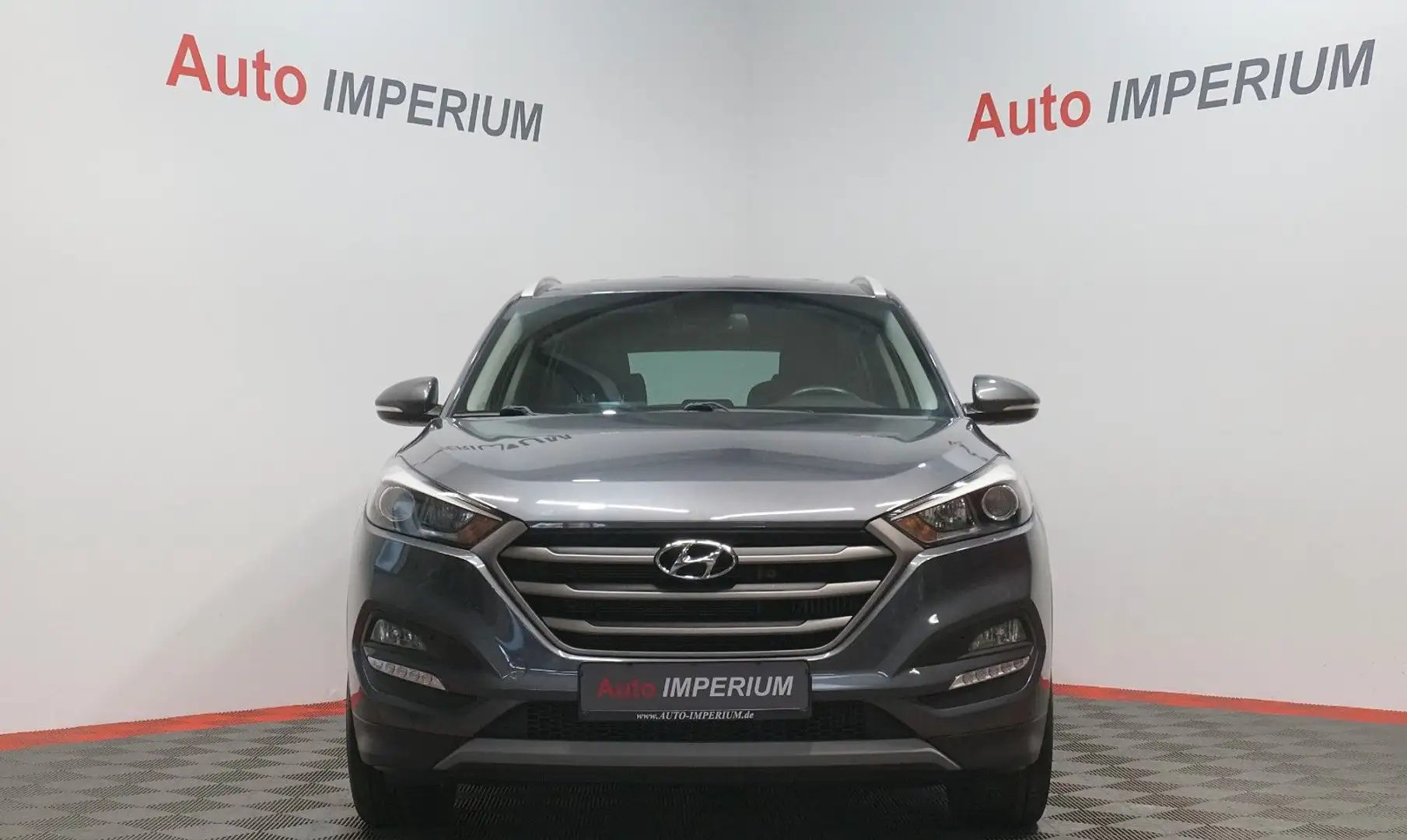 Hyundai TUCSON Trend 4WD*TEMP*LHZ*RFK*NAVI*AHK* Gris - 2