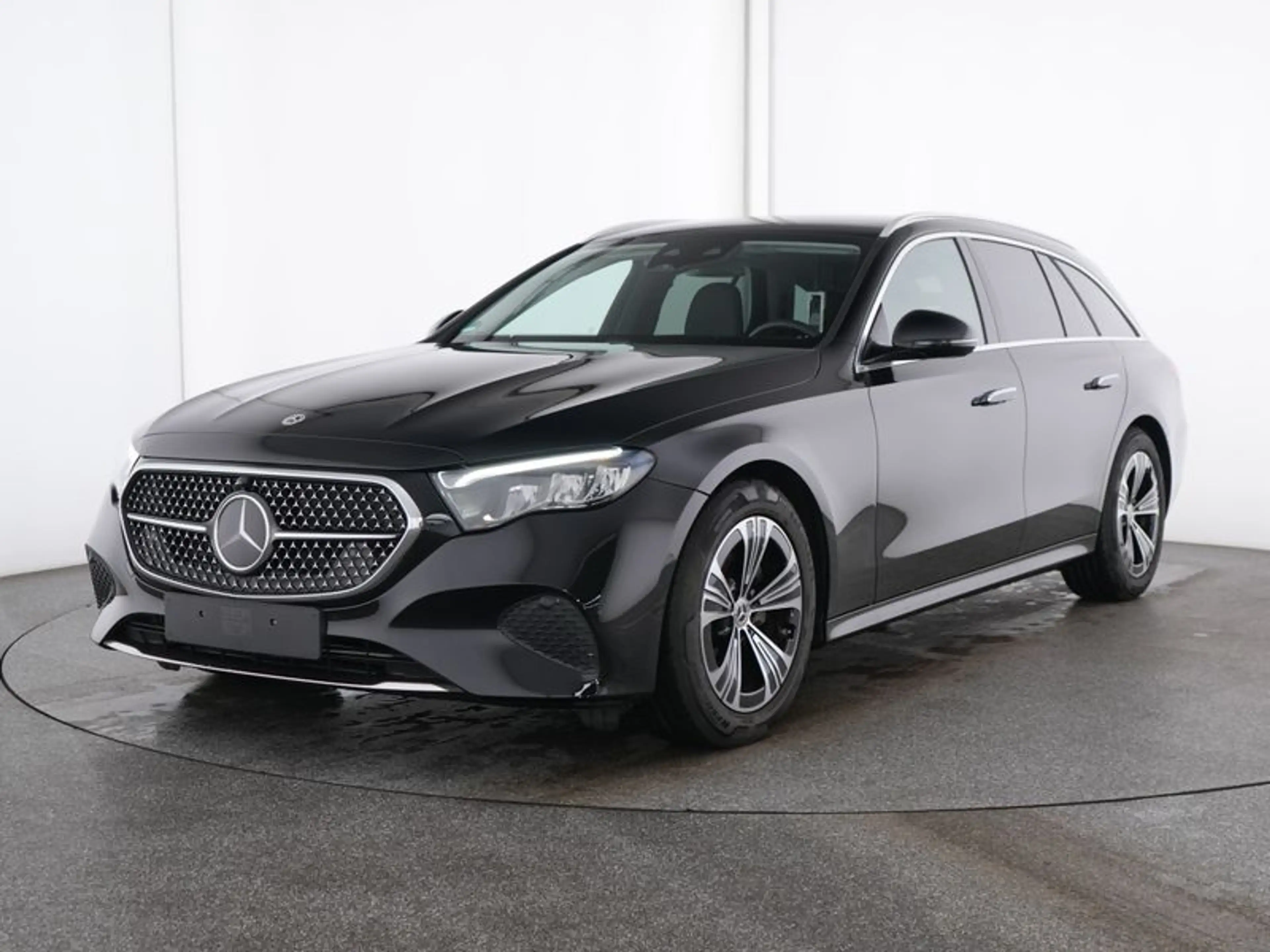 Mercedes-Benz E 220 d T Avantgarde/Fahrassist+/AHK/Cam/Ambi/18 — photo 2