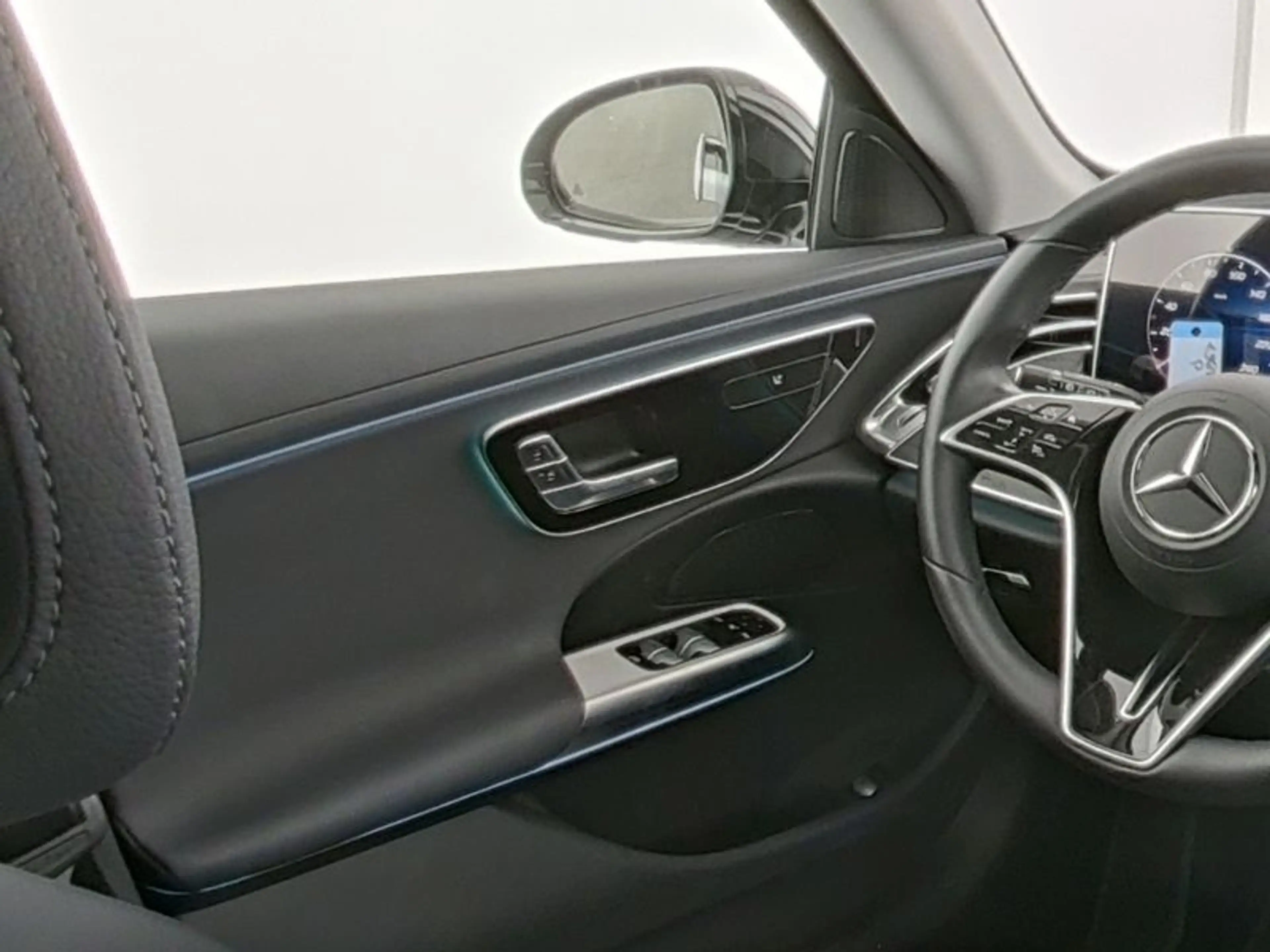 Mercedes-Benz E 220 d T Avantgarde/Fahrassist+/AHK/Cam/Ambi/18 — photo 9