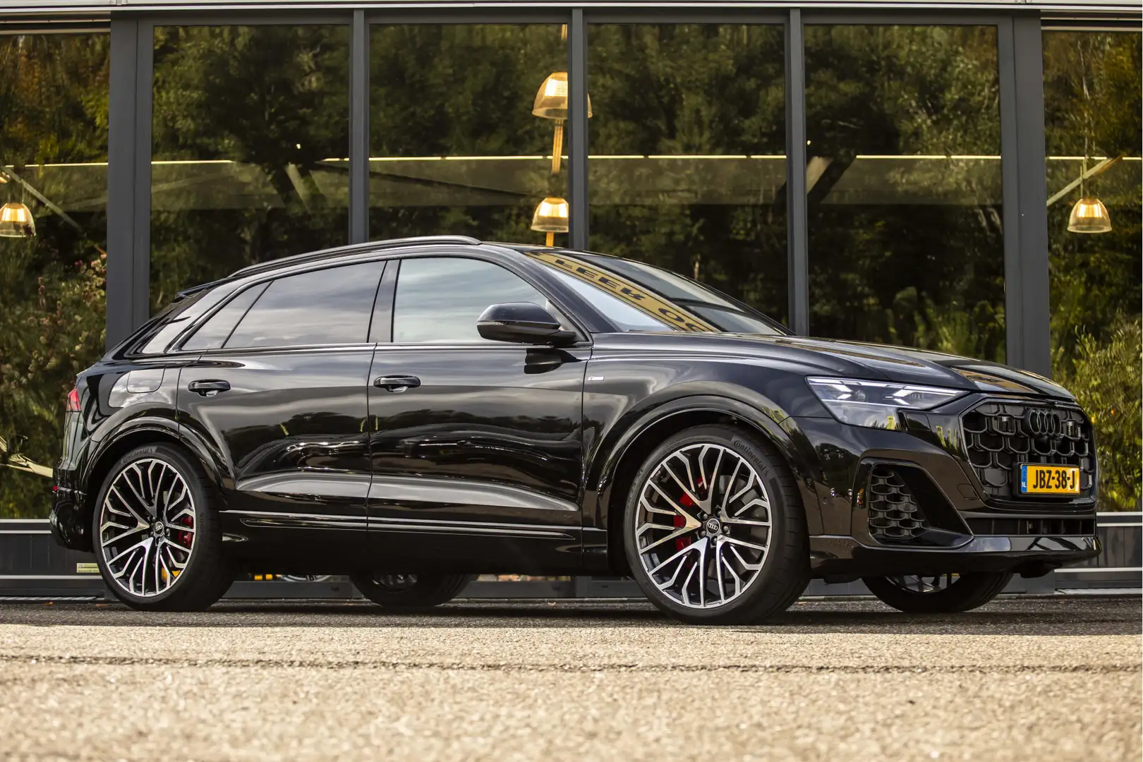Audi Q8 60 TFSI e quattro Pro Line S Competition / MASSAGE Noir - 1