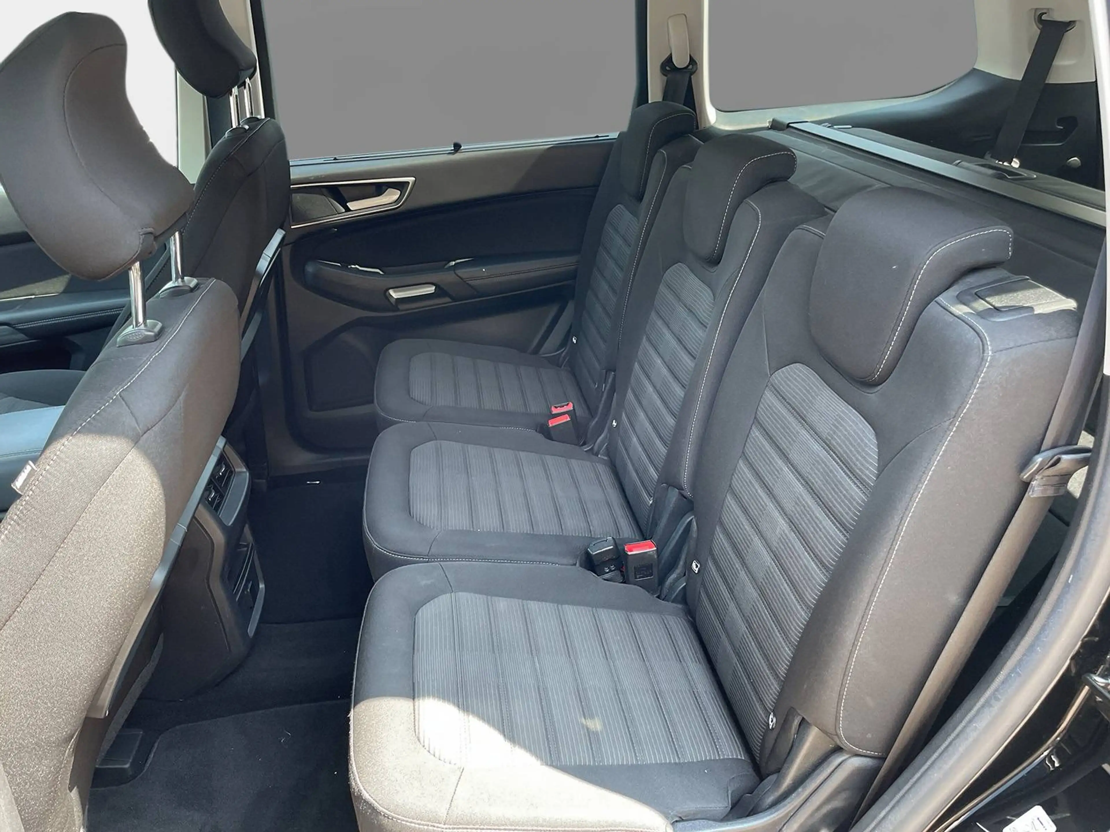 Ford Galaxy Trend — photo 4