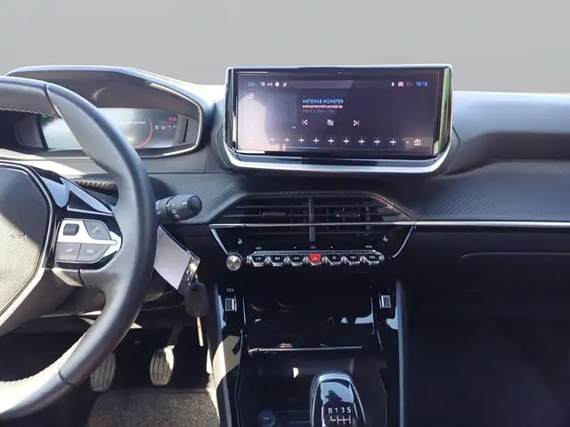 Peugeot 2008 view 12