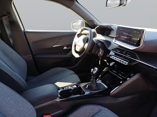 Peugeot 2008 view 11