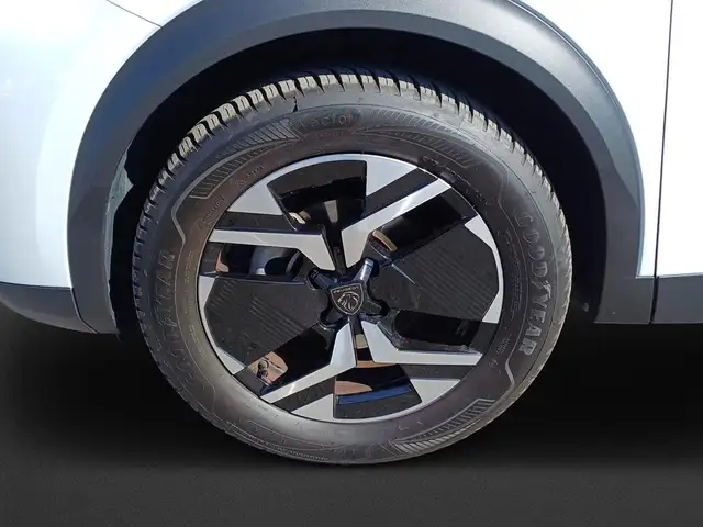 Peugeot 2008 view 8