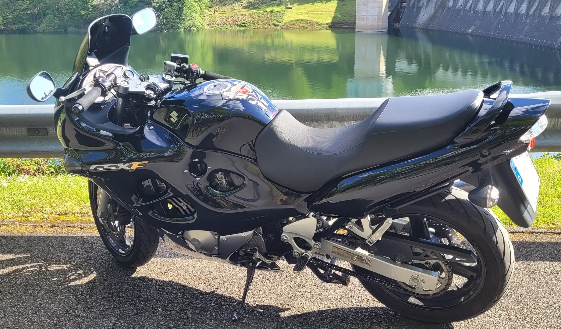 Suzuki GSX 750 Negru - 2