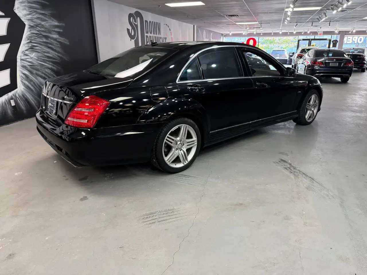 Mercedes-Benz S-Class снимка Mercedes-Benz S-Class