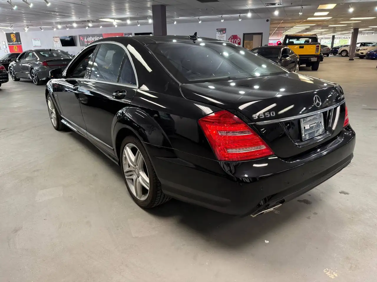 Mercedes-Benz S-Class снимка Mercedes-Benz S-Class