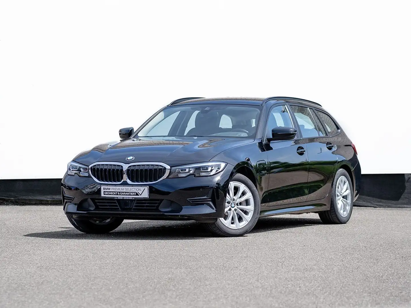 BMW 330 e Touring Head-Up DrivingAssistant DAB Black - 1